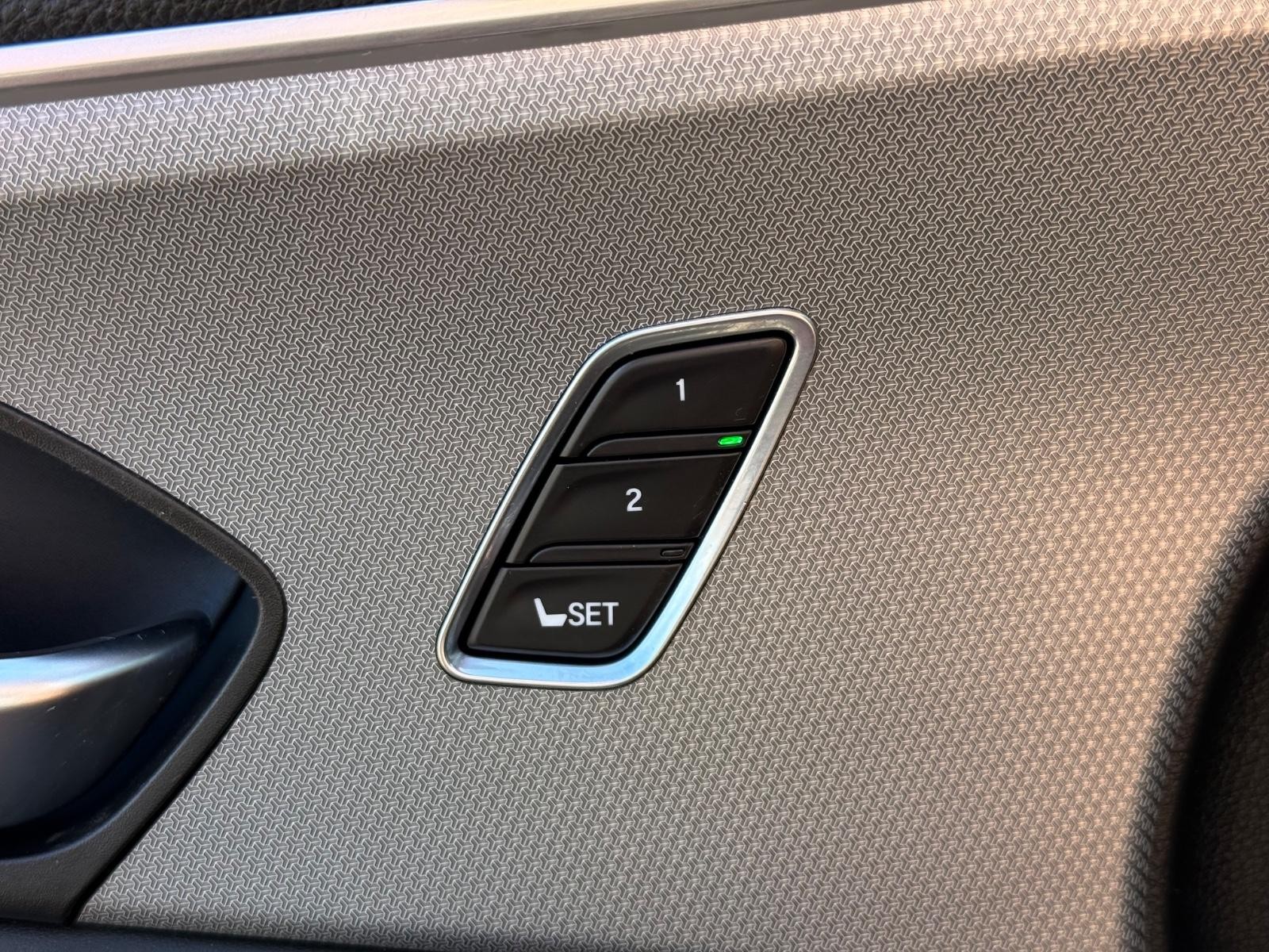 Acura TLX Vehicle Image 16