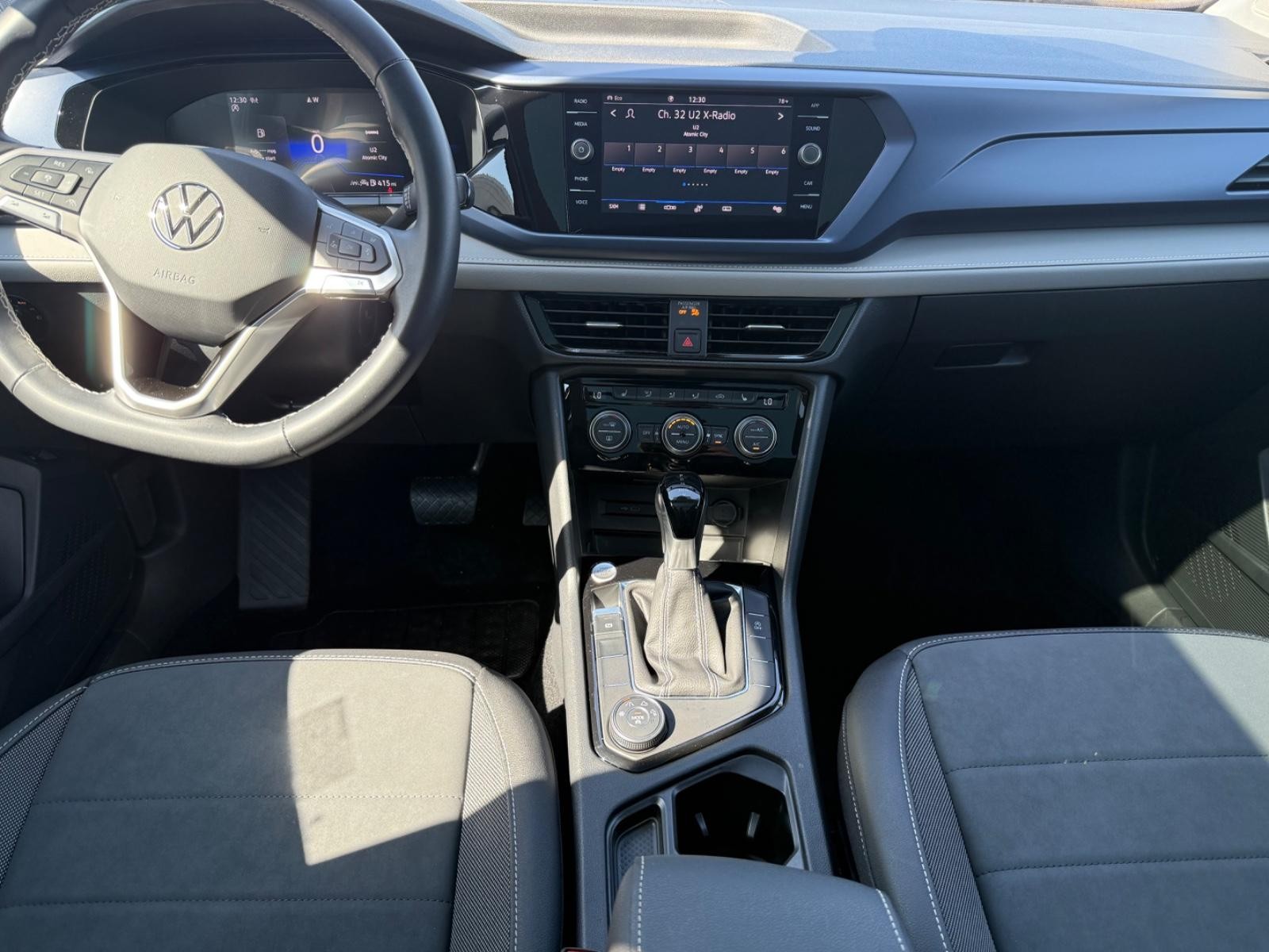 Volkswagen Taos Vehicle Image 11