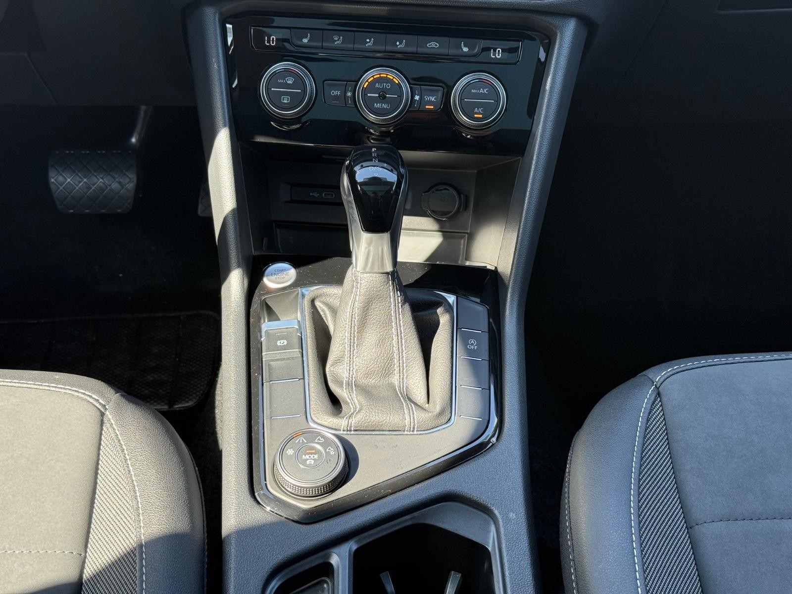 Volkswagen Taos Vehicle Image 13