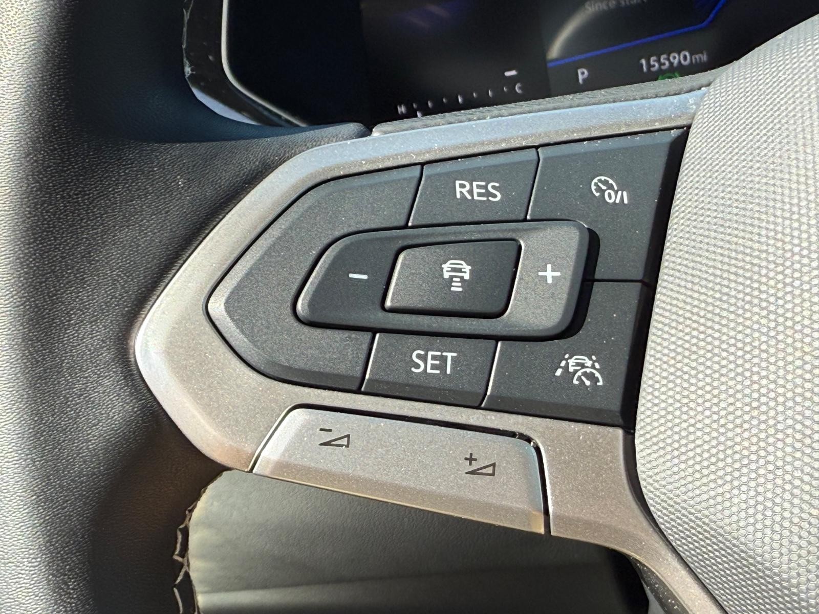 Volkswagen Taos Vehicle Image 16