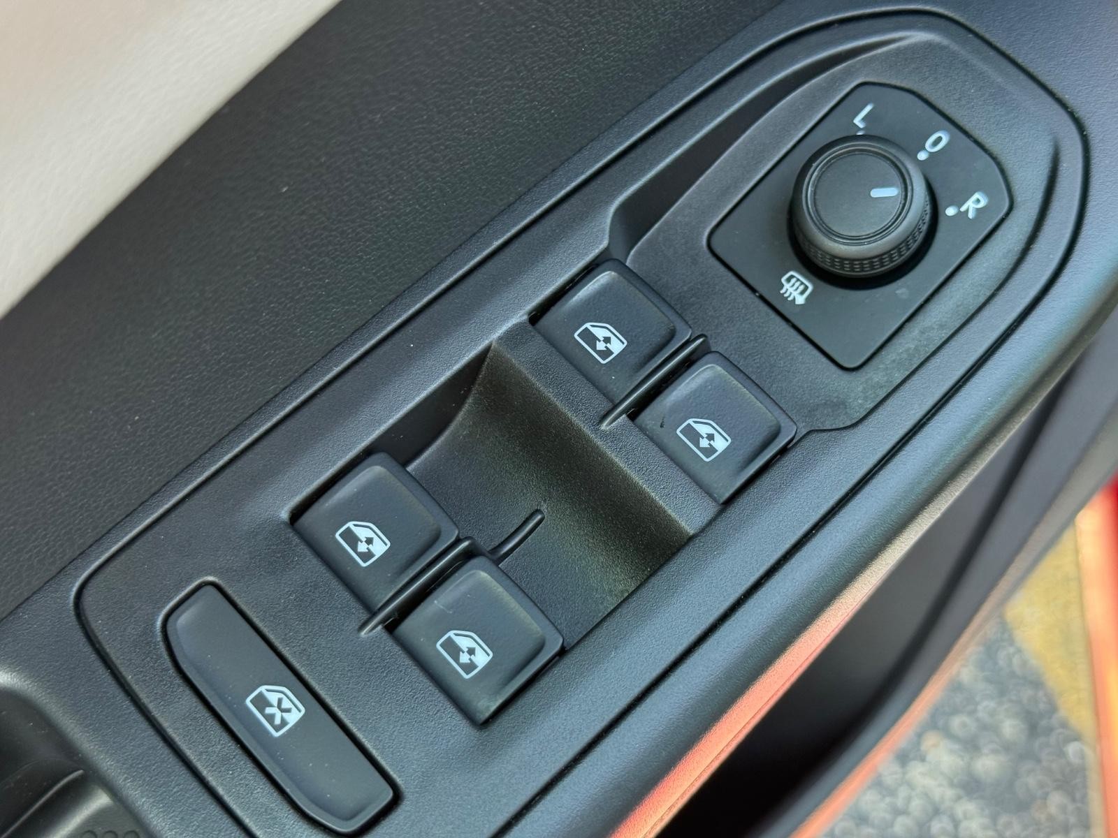 Volkswagen Taos Vehicle Image 21