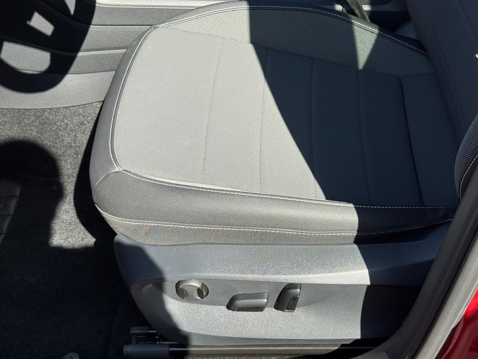 Volkswagen Taos Vehicle Image 22