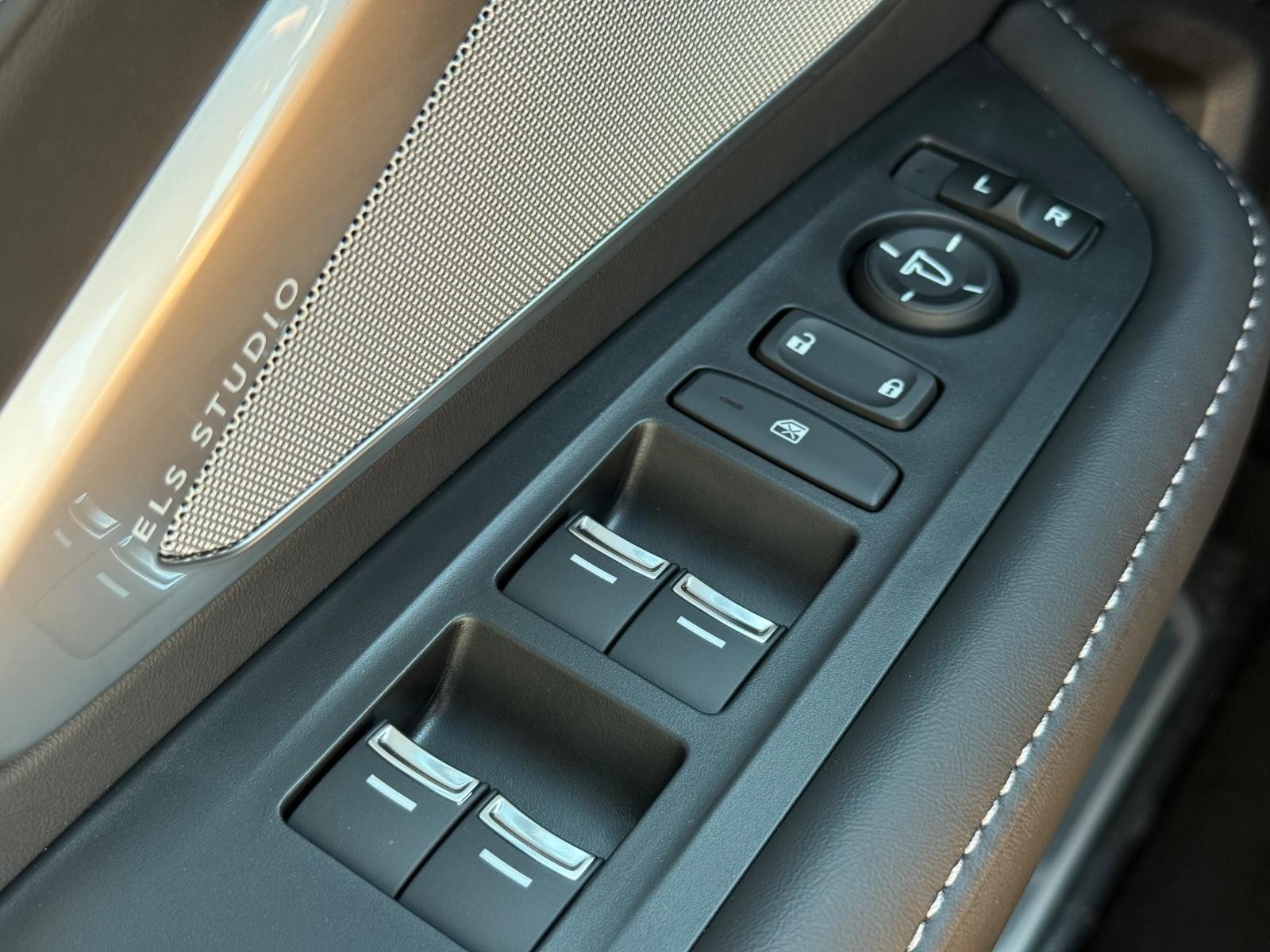 Acura RDX Vehicle Image 15