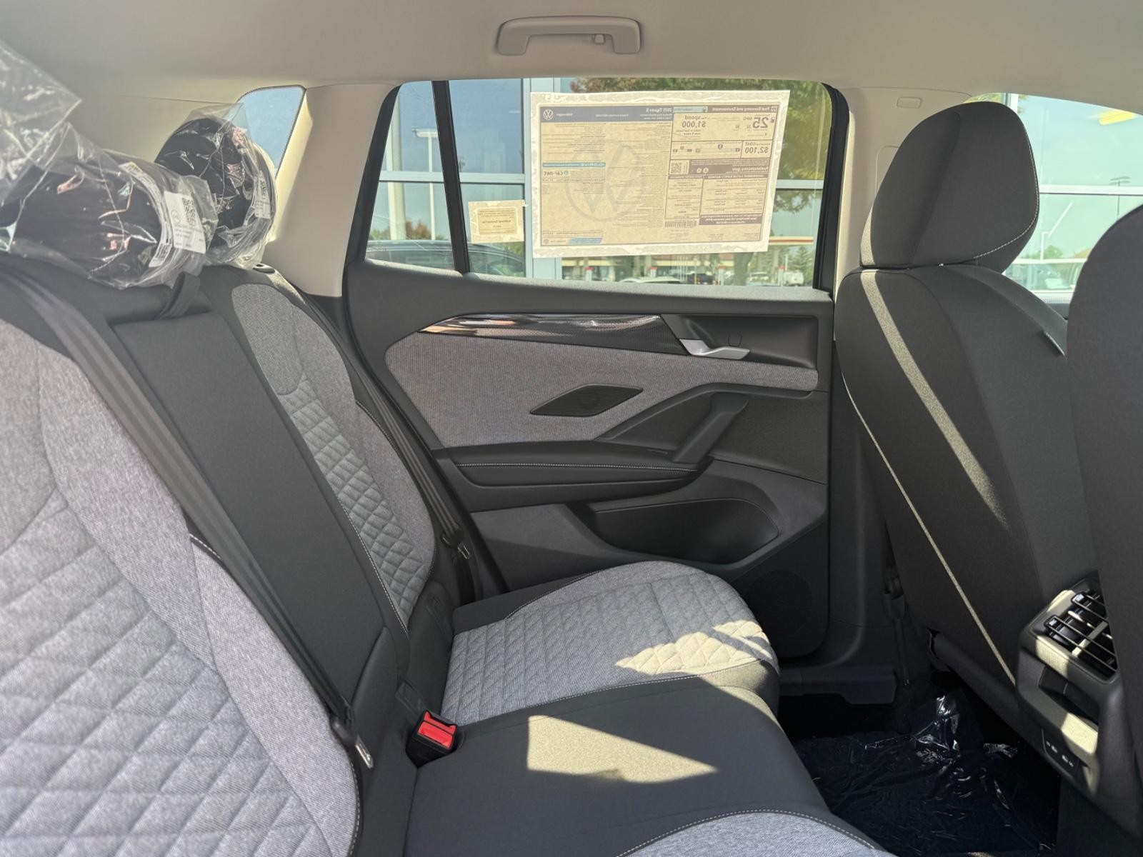 Volkswagen Tiguan Vehicle Image 05