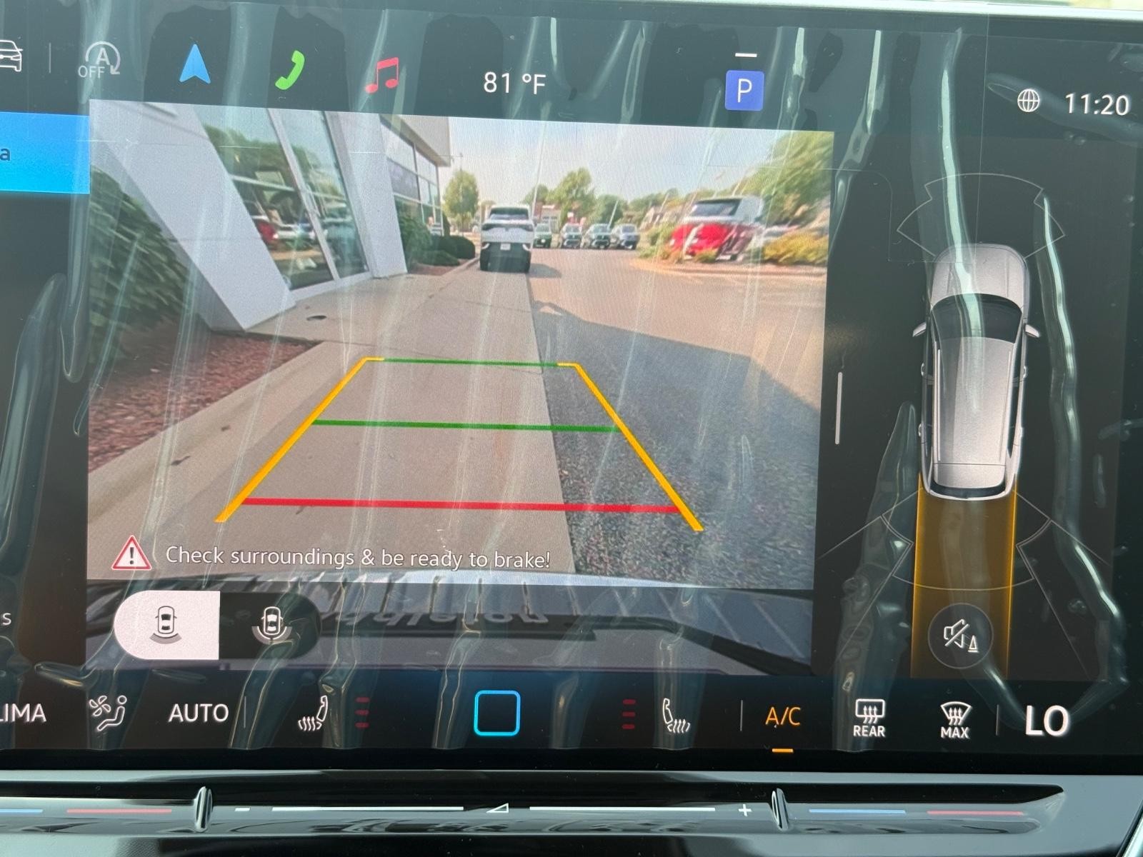 Volkswagen Tiguan Vehicle Image 14