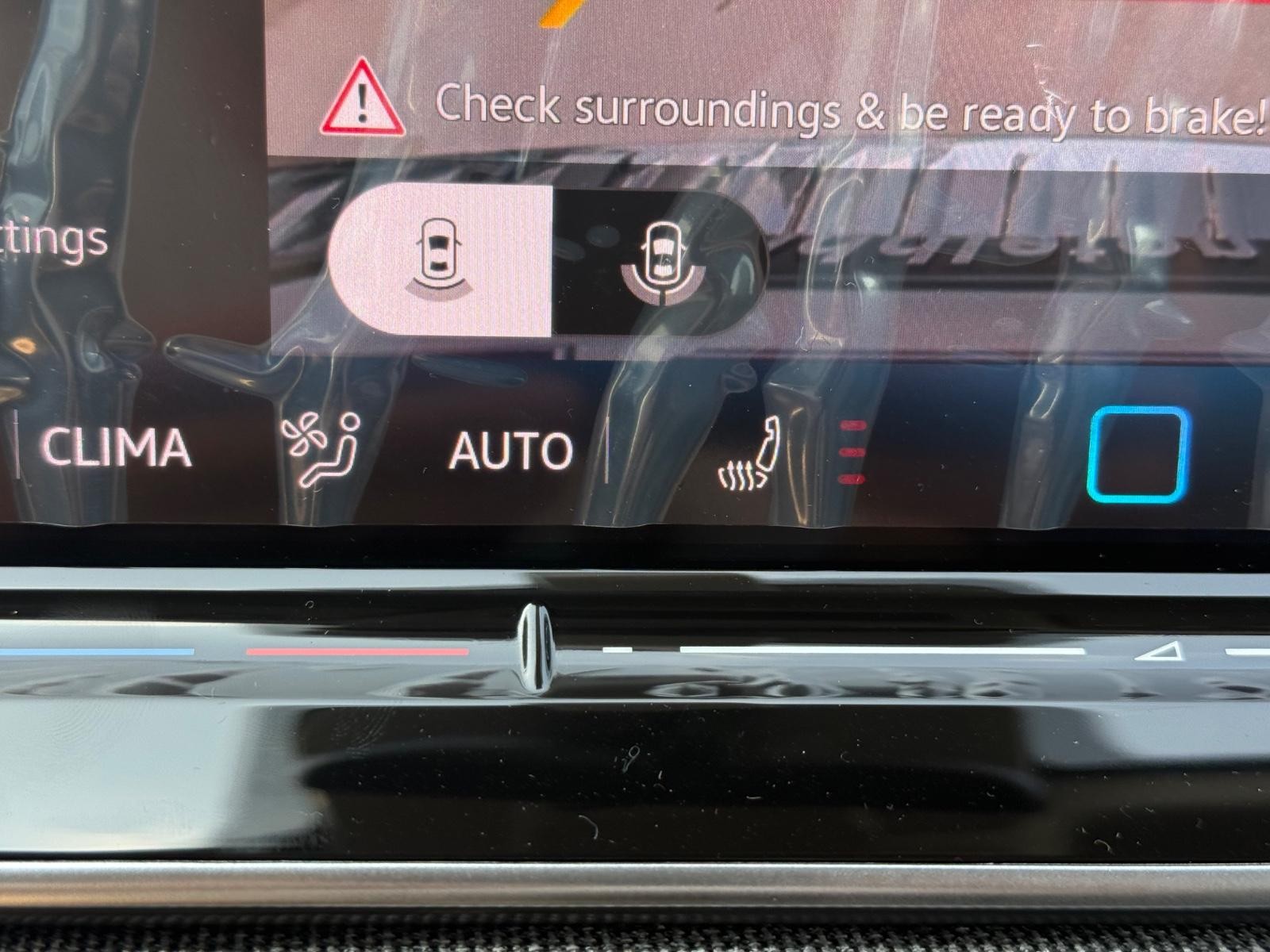 Volkswagen Tiguan Vehicle Image 15