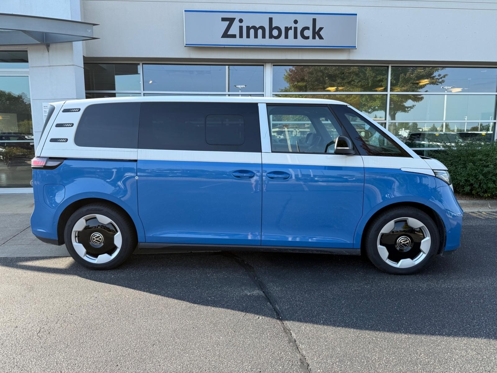 Volkswagen ID. Buzz Vehicle Image 02