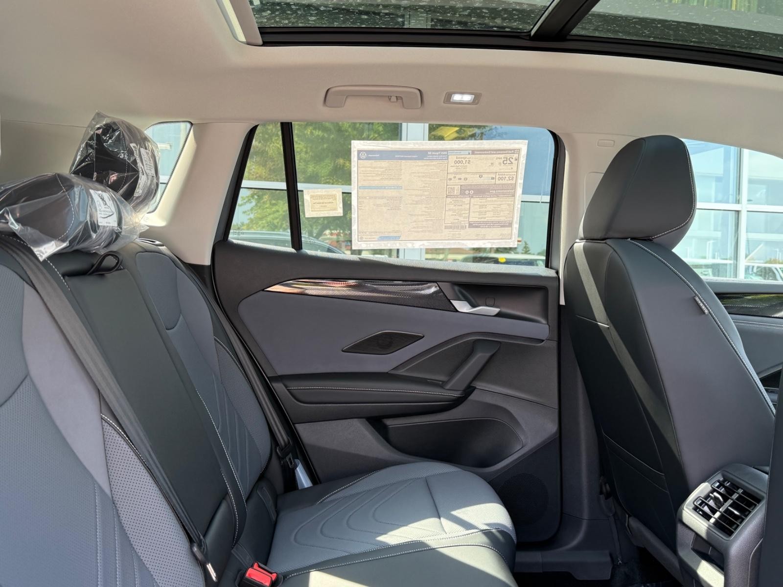 Volkswagen Tiguan Vehicle Image 05