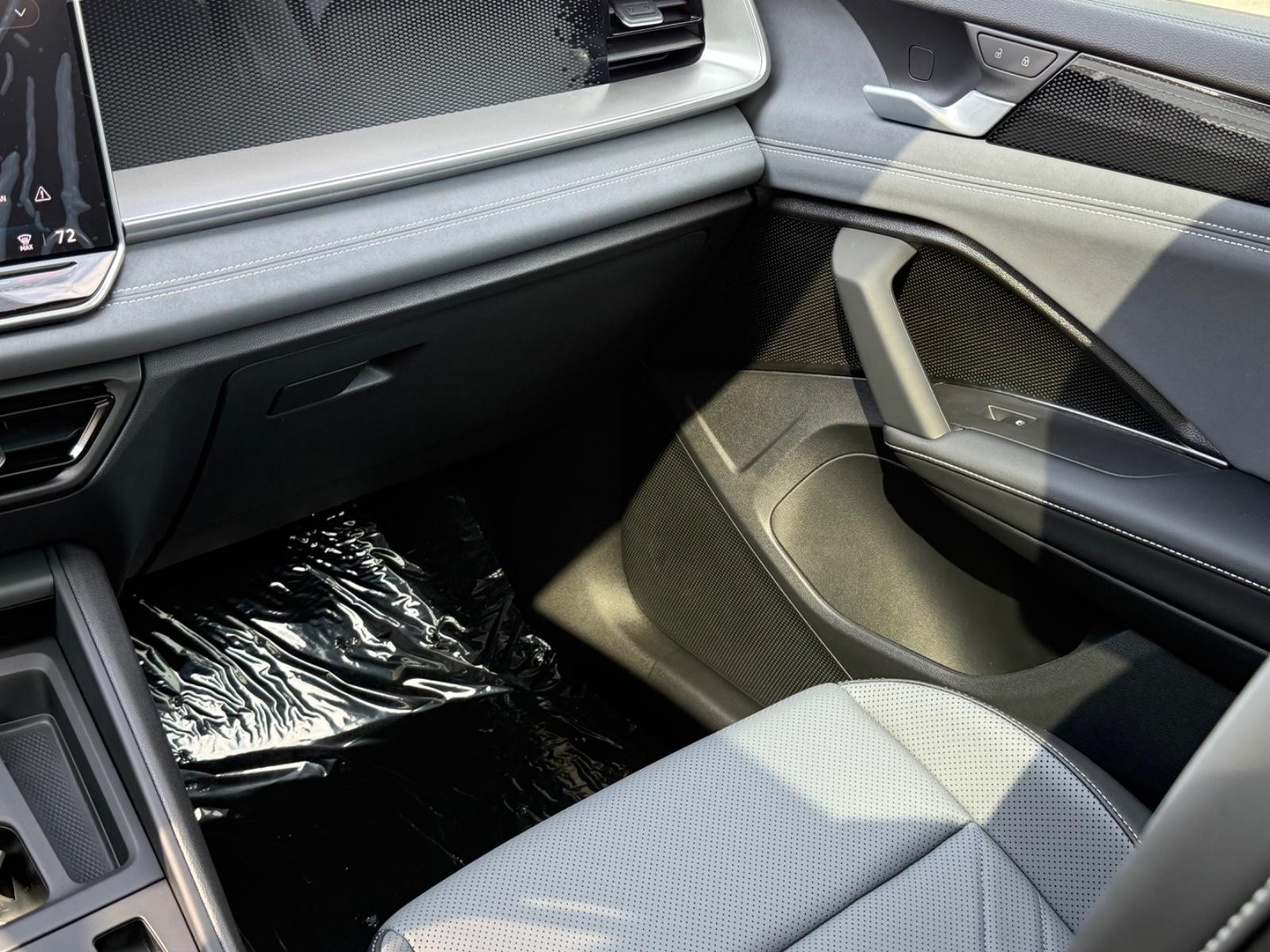 Volkswagen Tiguan Vehicle Image 09