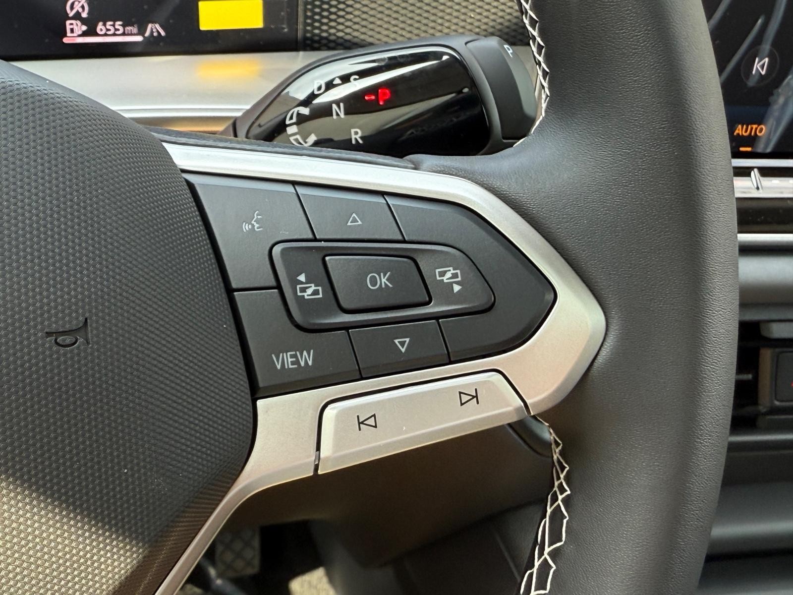 Volkswagen Tiguan Vehicle Image 11