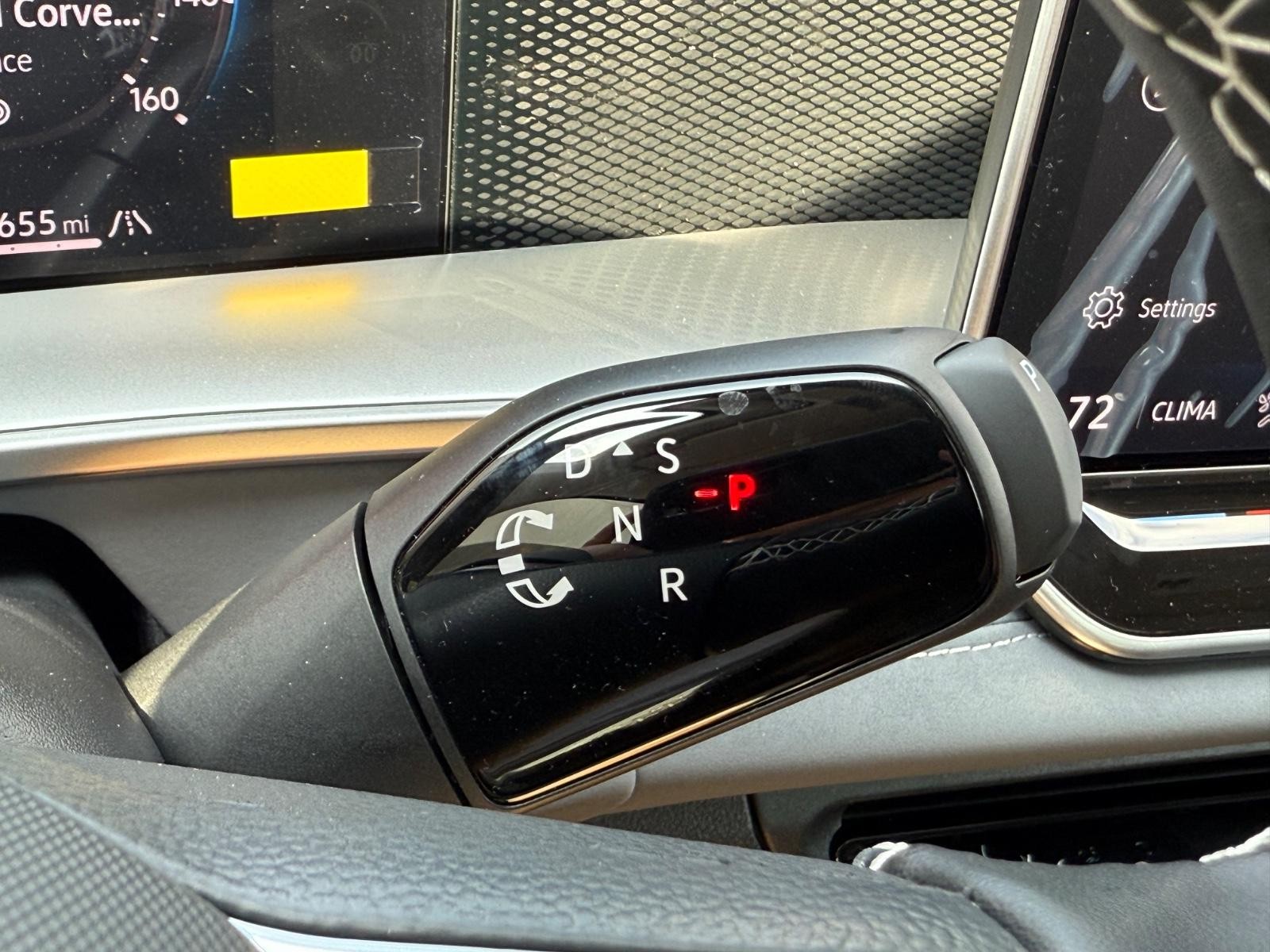 Volkswagen Tiguan Vehicle Image 13