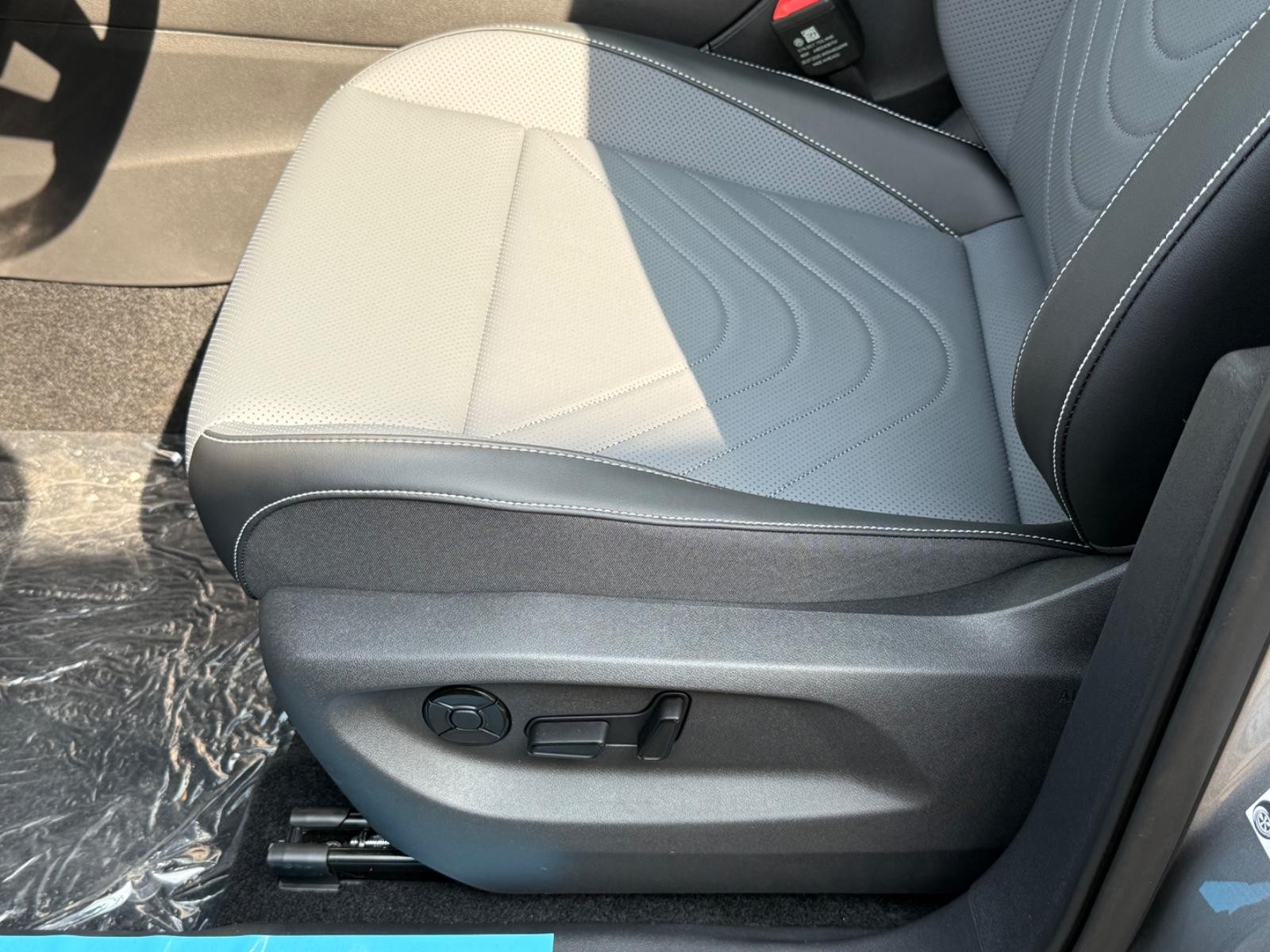 Volkswagen Tiguan Vehicle Image 17