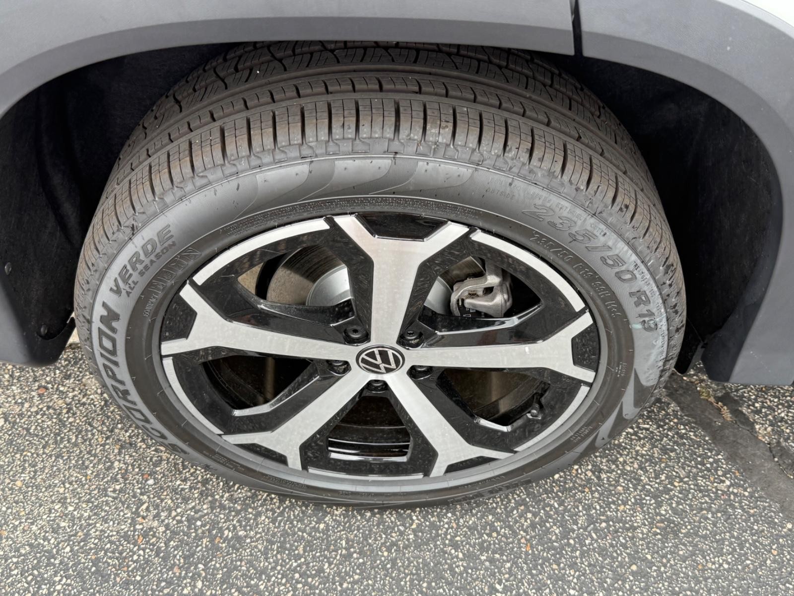 Volkswagen Tiguan Vehicle Image 04