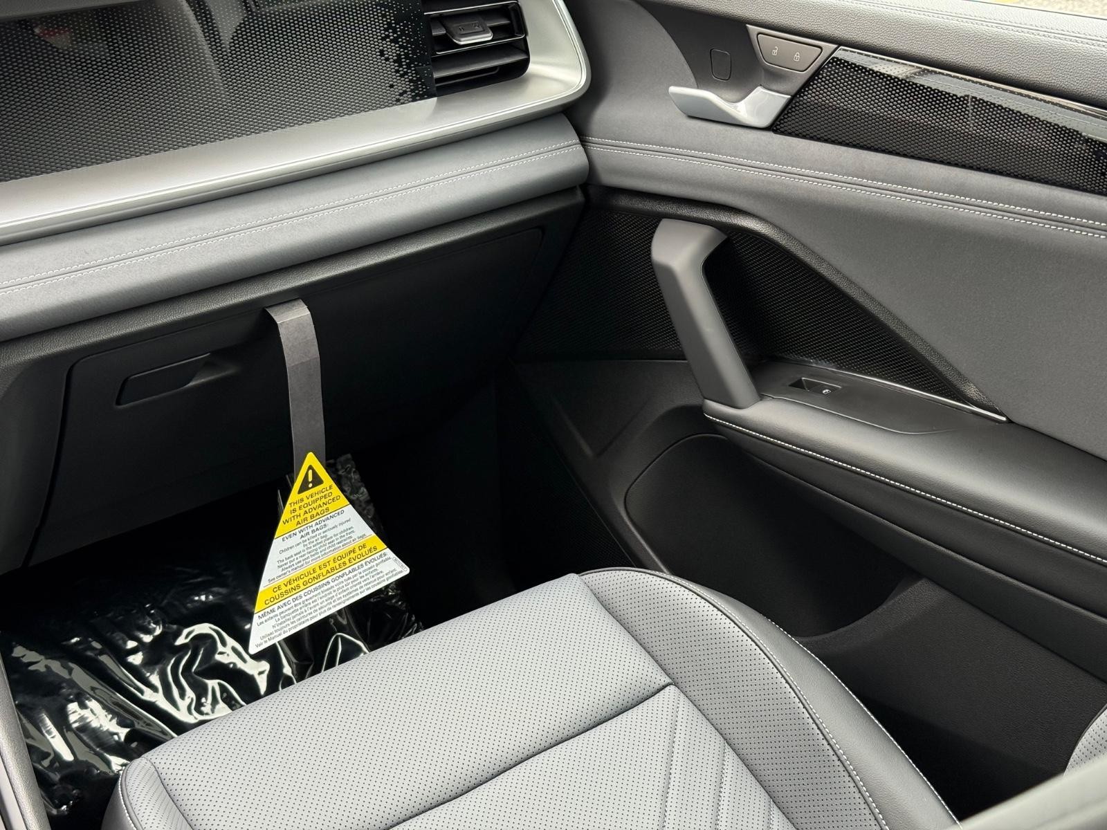 Volkswagen Tiguan Vehicle Image 09