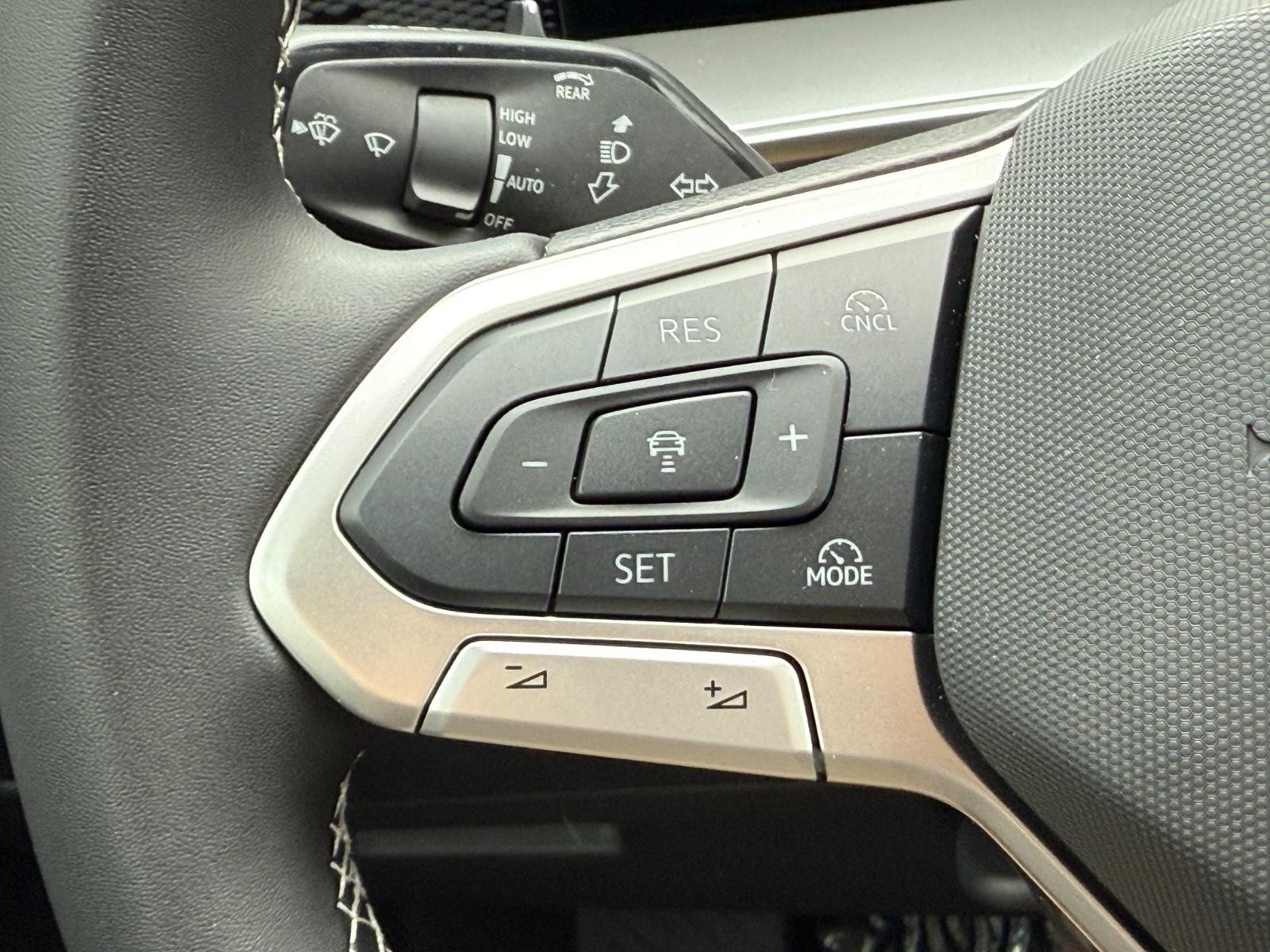 Volkswagen Tiguan Vehicle Image 10