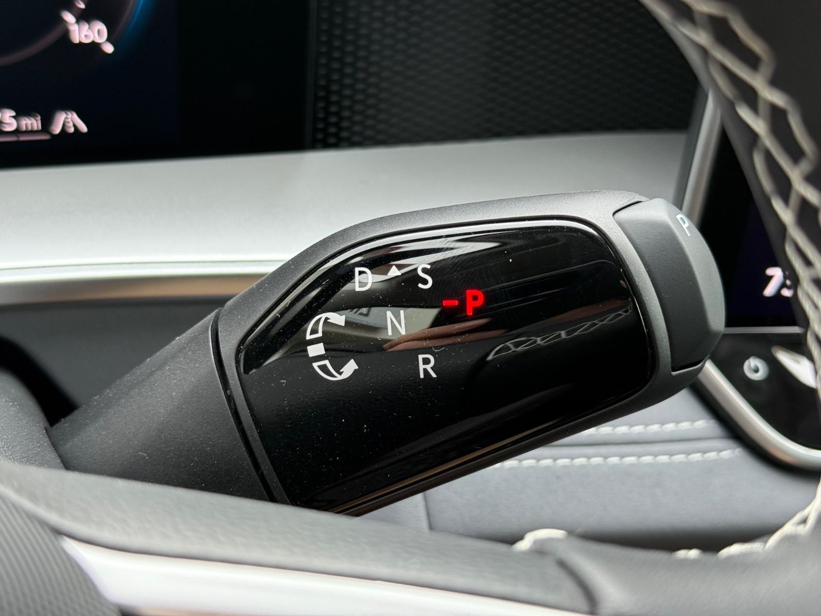 Volkswagen Tiguan Vehicle Image 12