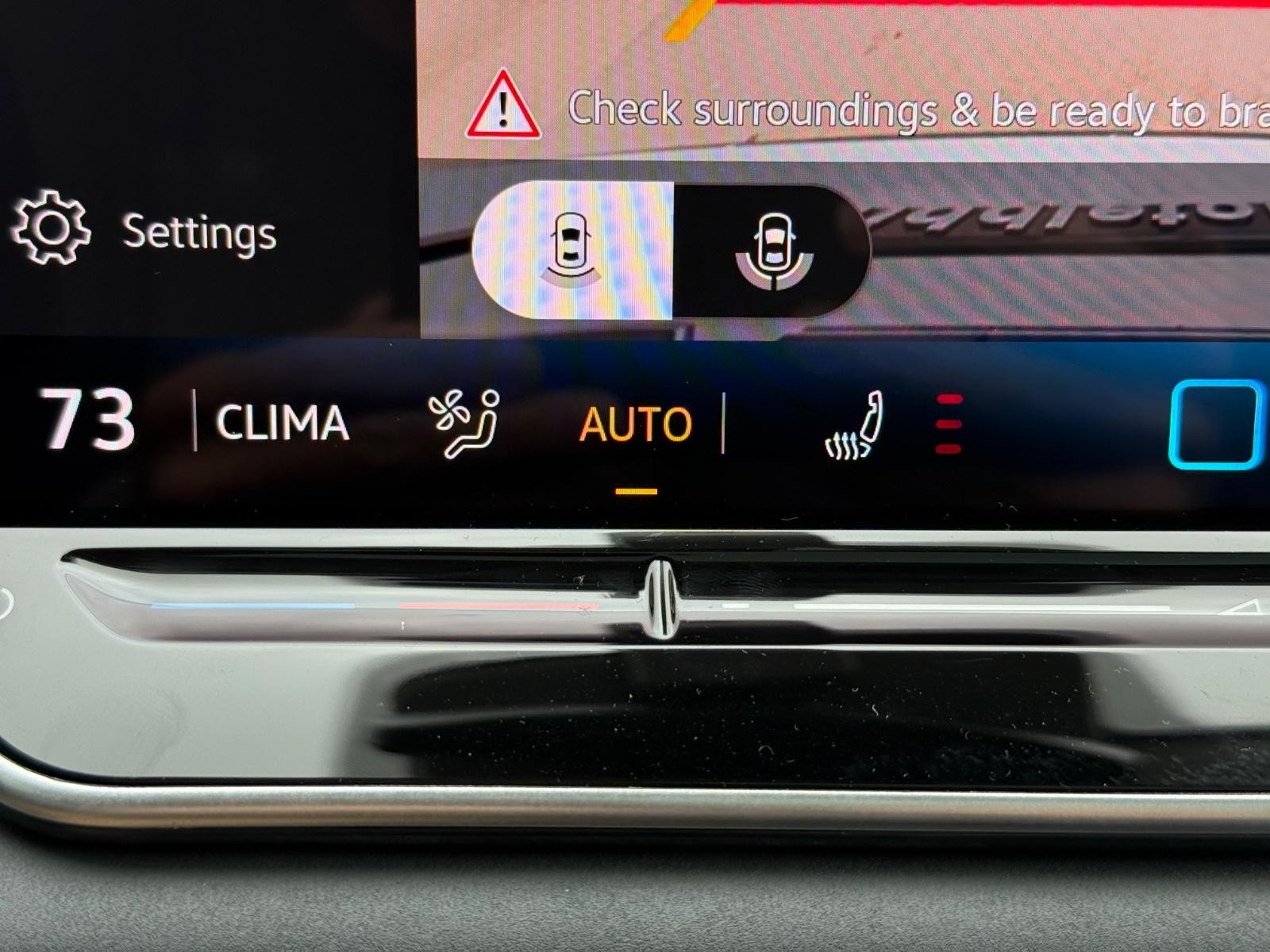 Volkswagen Tiguan Vehicle Image 14