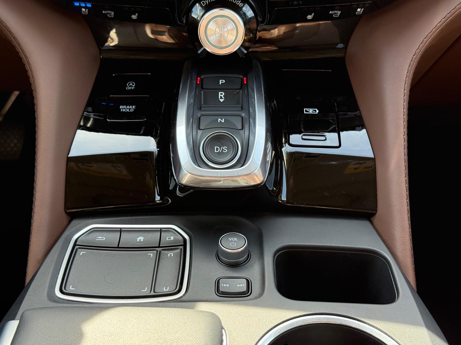 Acura MDX Vehicle Image 13