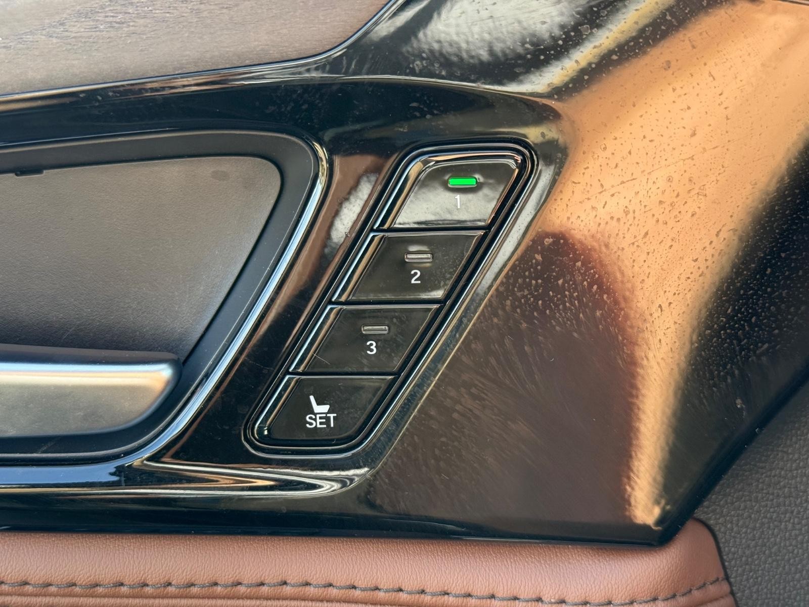 Acura MDX Vehicle Image 16