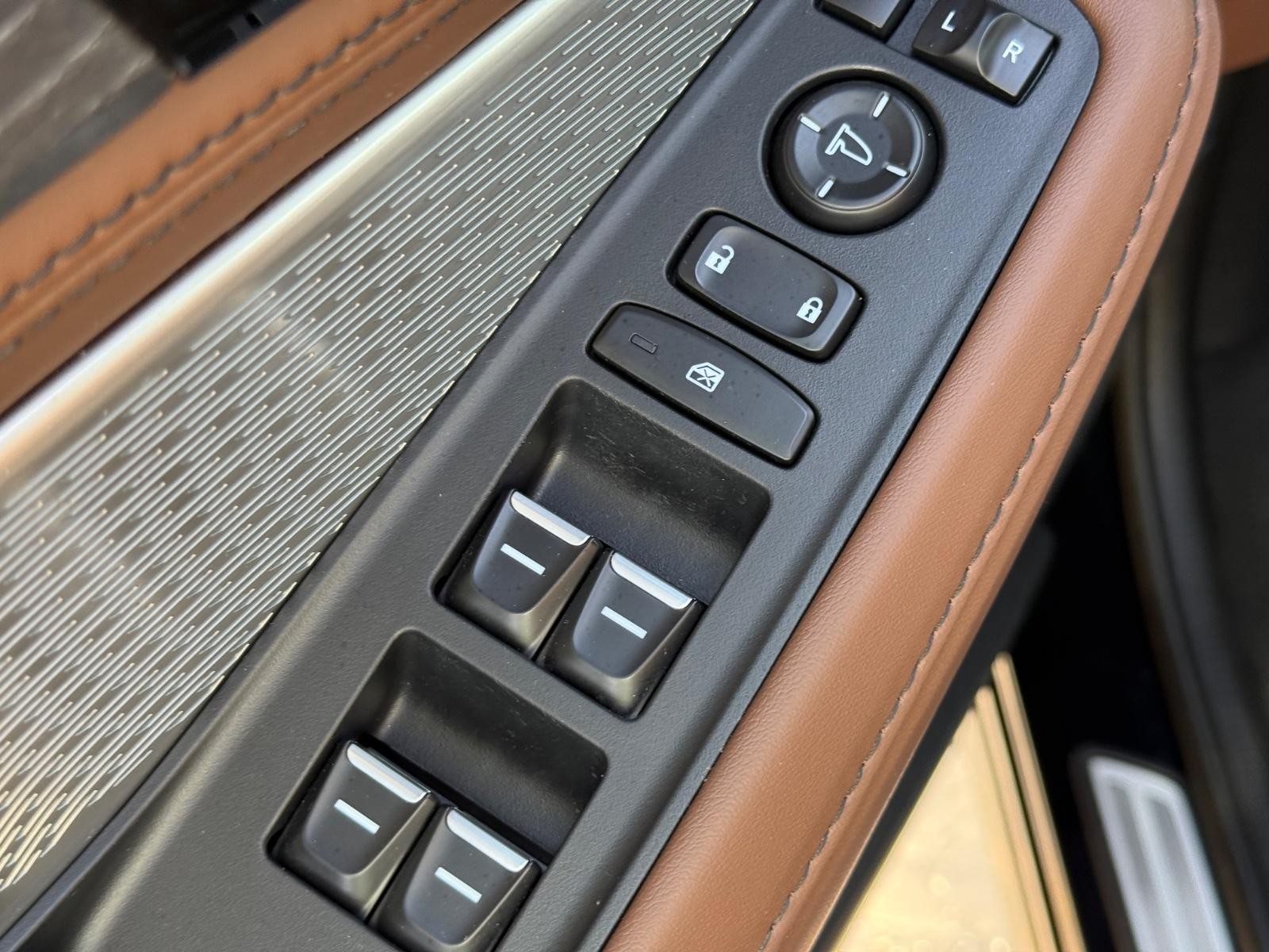 Acura MDX Vehicle Image 22