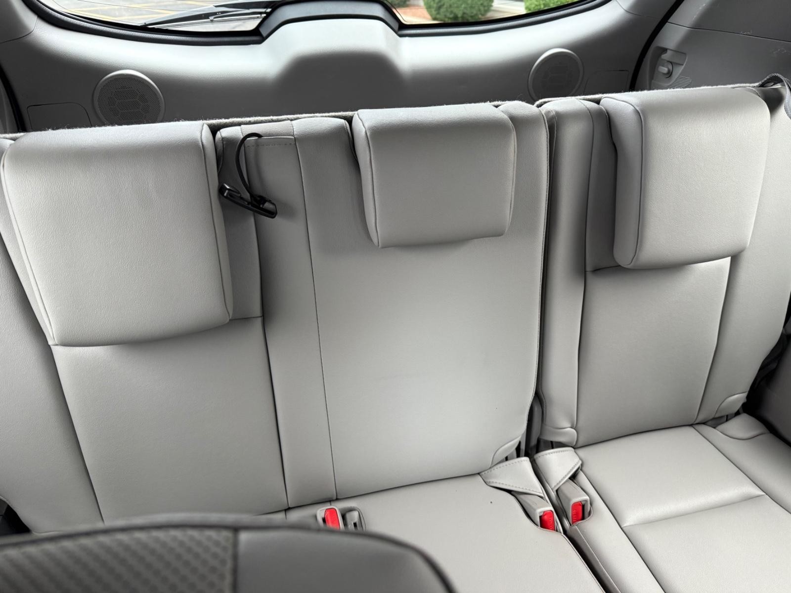 Toyota Highlander Vehicle Image 11