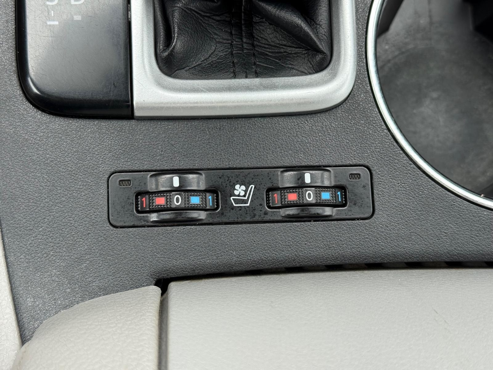 Toyota Highlander Vehicle Image 22