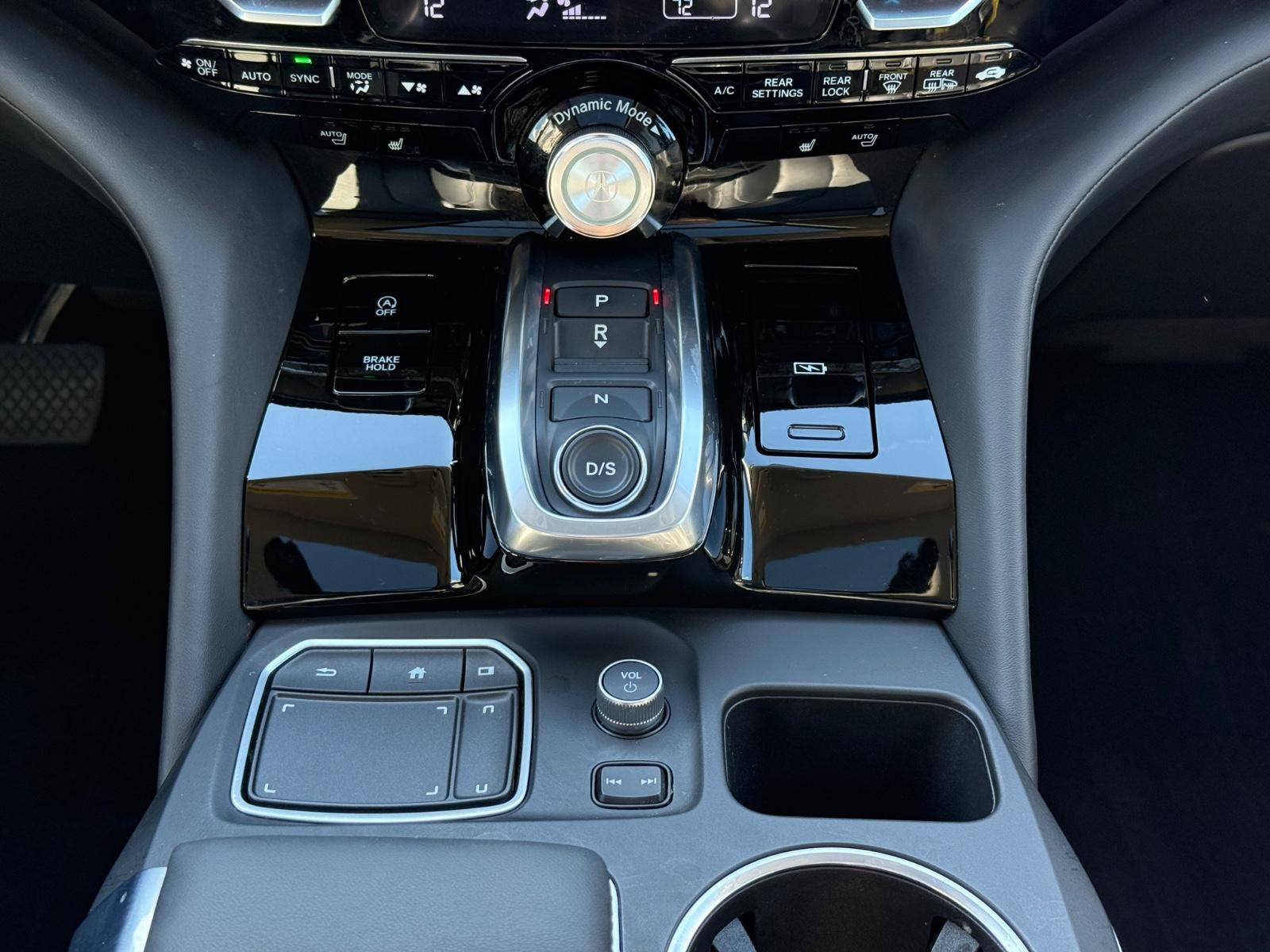 Acura MDX Vehicle Image 13