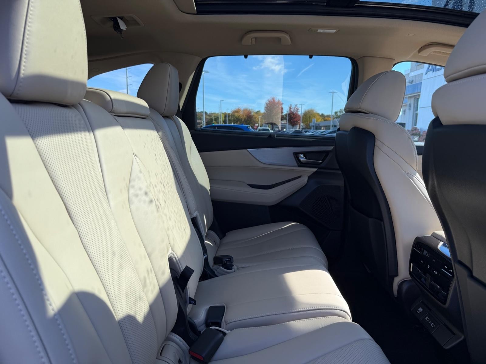 Acura MDX Vehicle Image 10