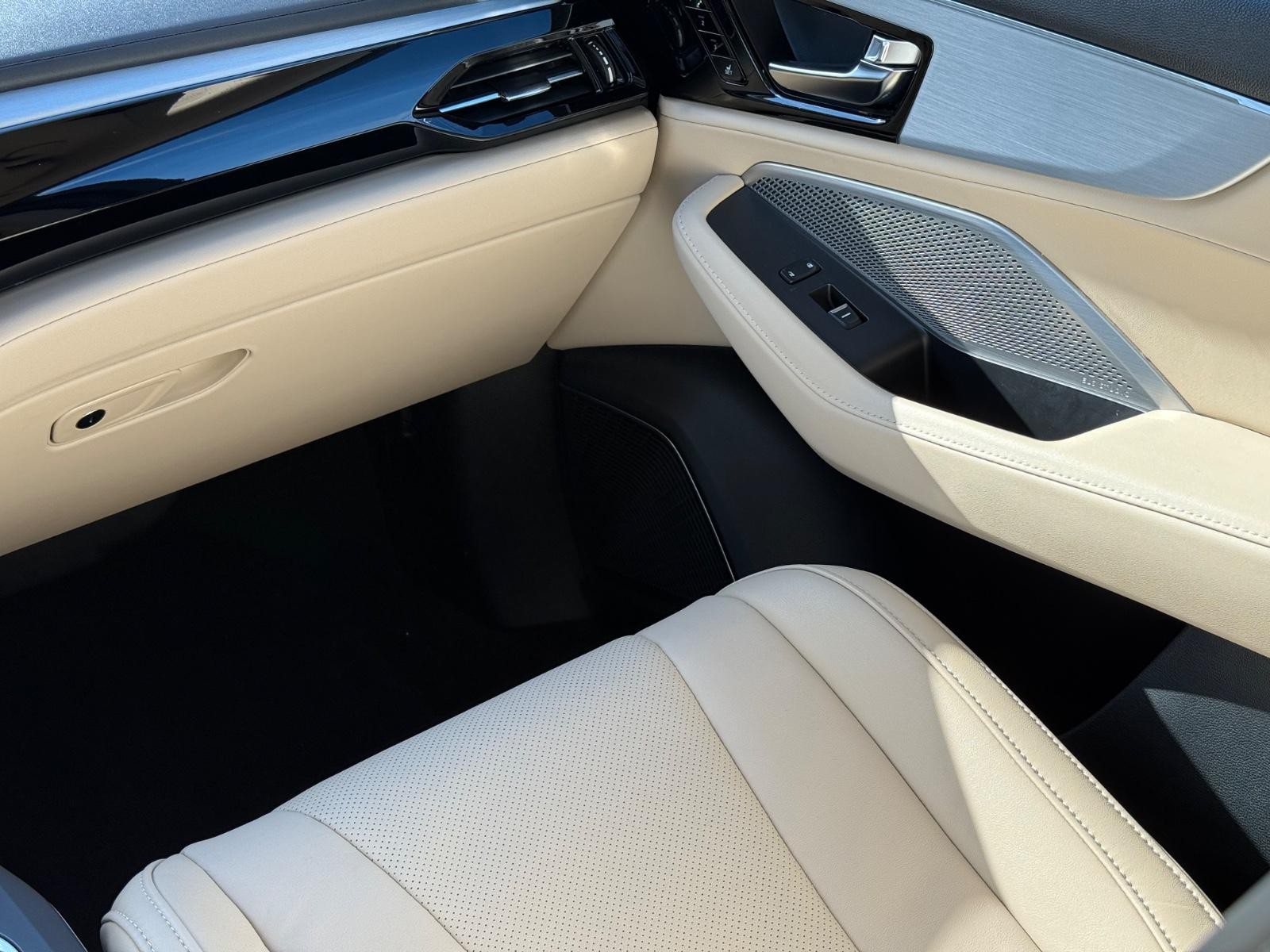 Acura MDX Vehicle Image 15