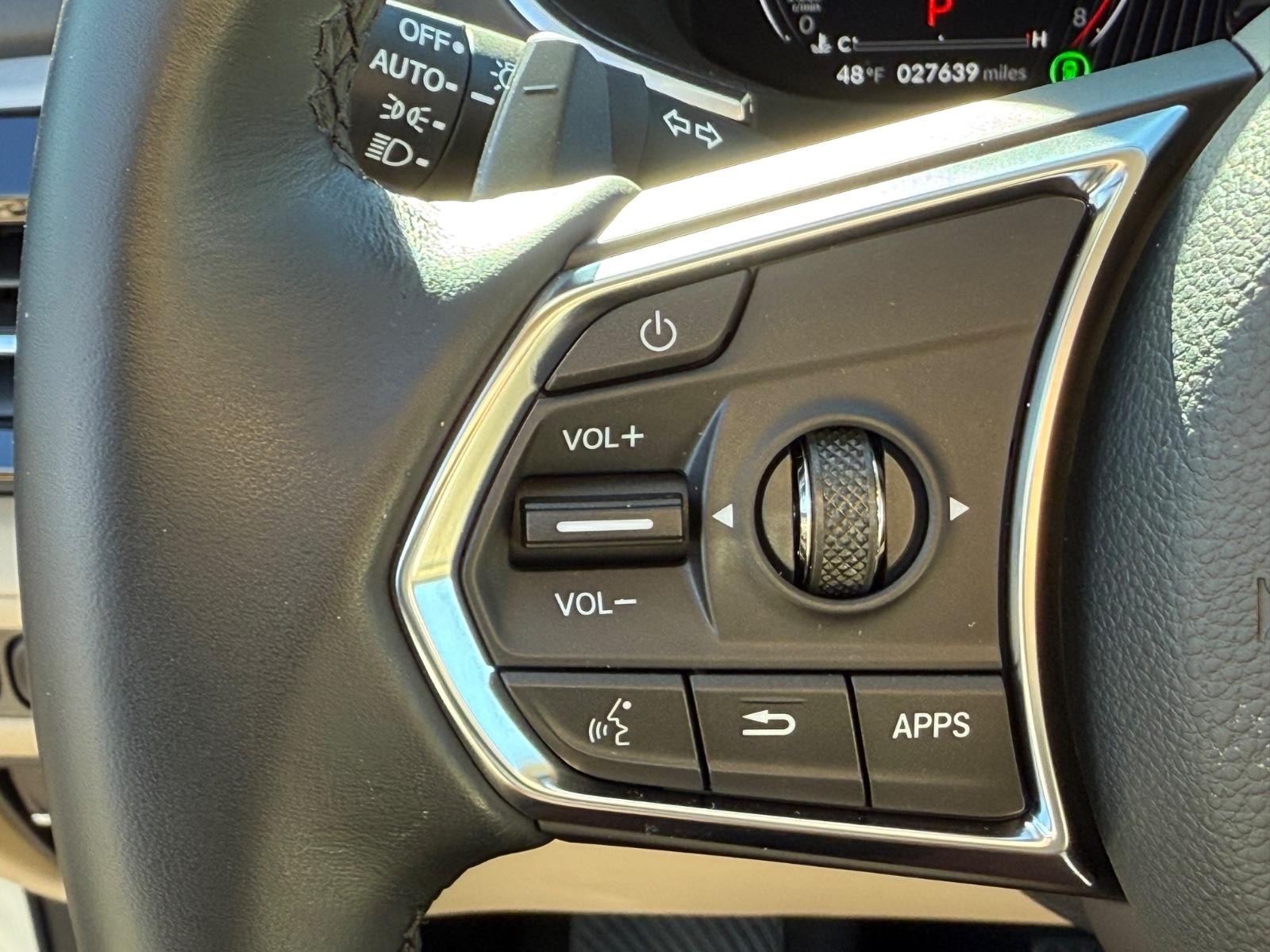 Acura MDX Vehicle Image 17