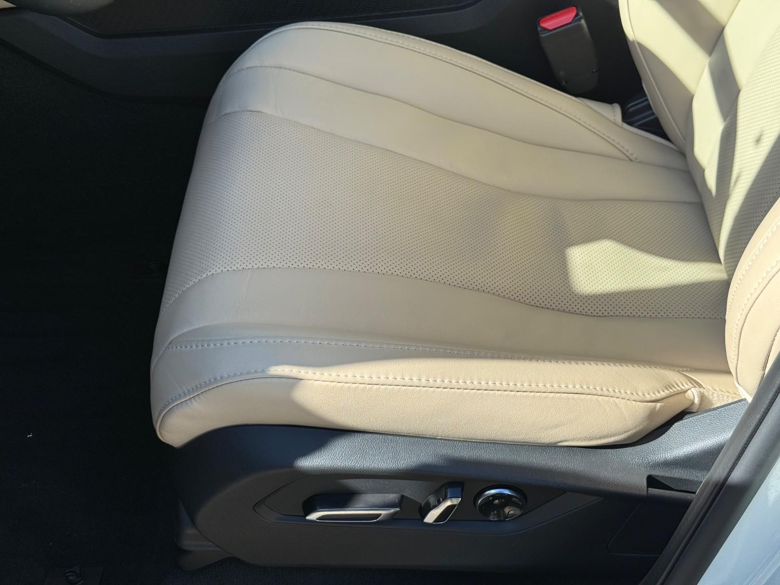 Acura MDX Vehicle Image 23