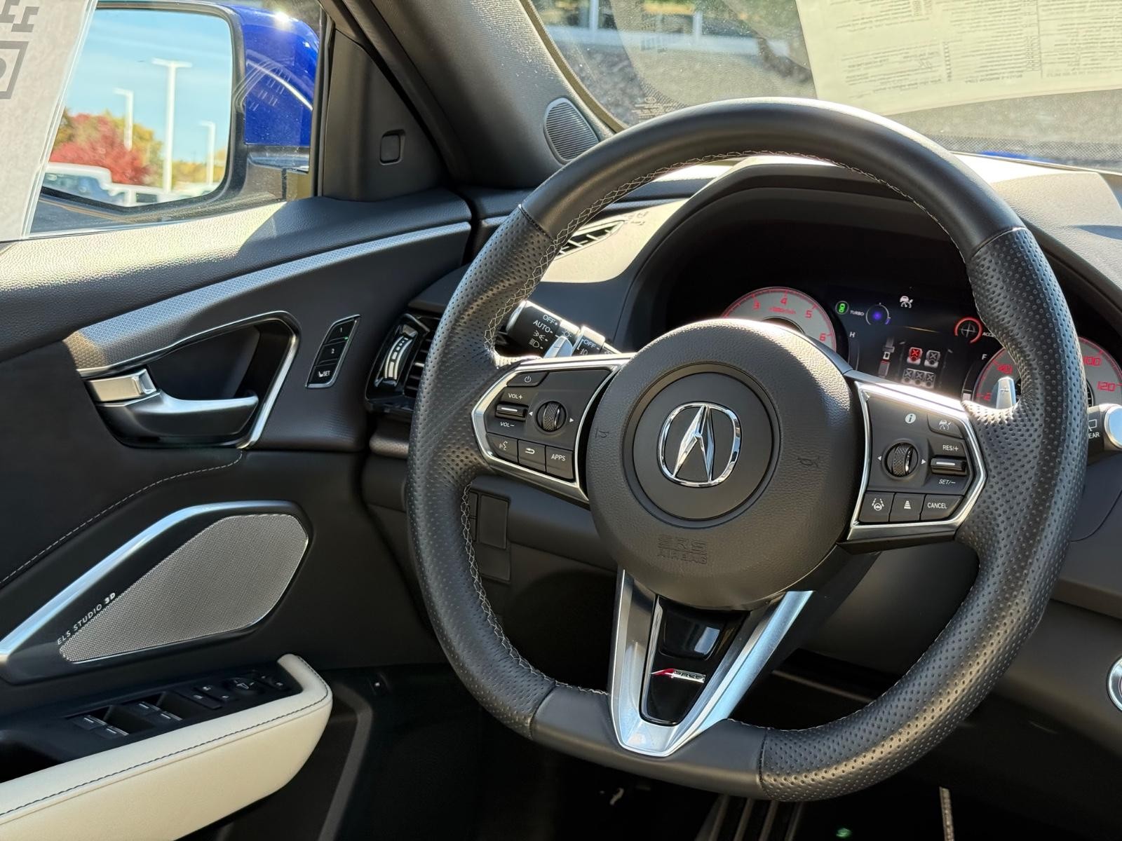 Acura RDX Vehicle Image 14