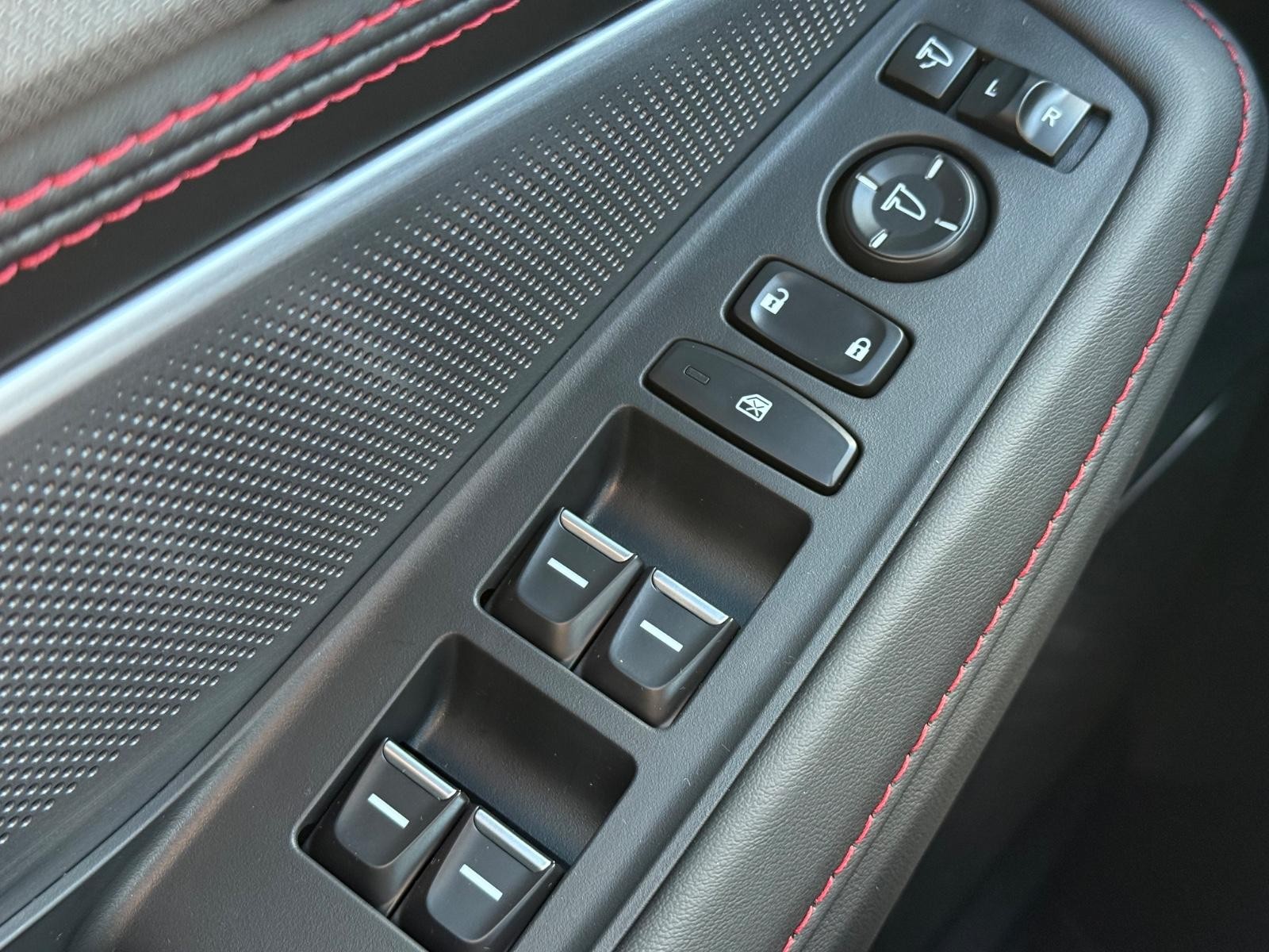 Acura MDX Vehicle Image 15