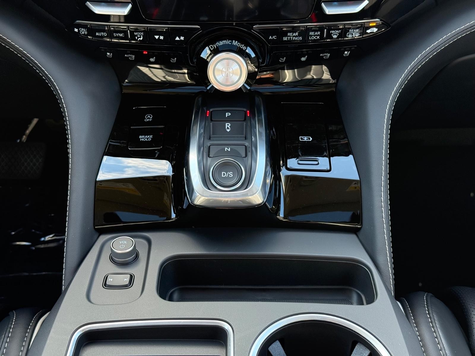 Acura MDX Vehicle Image 08