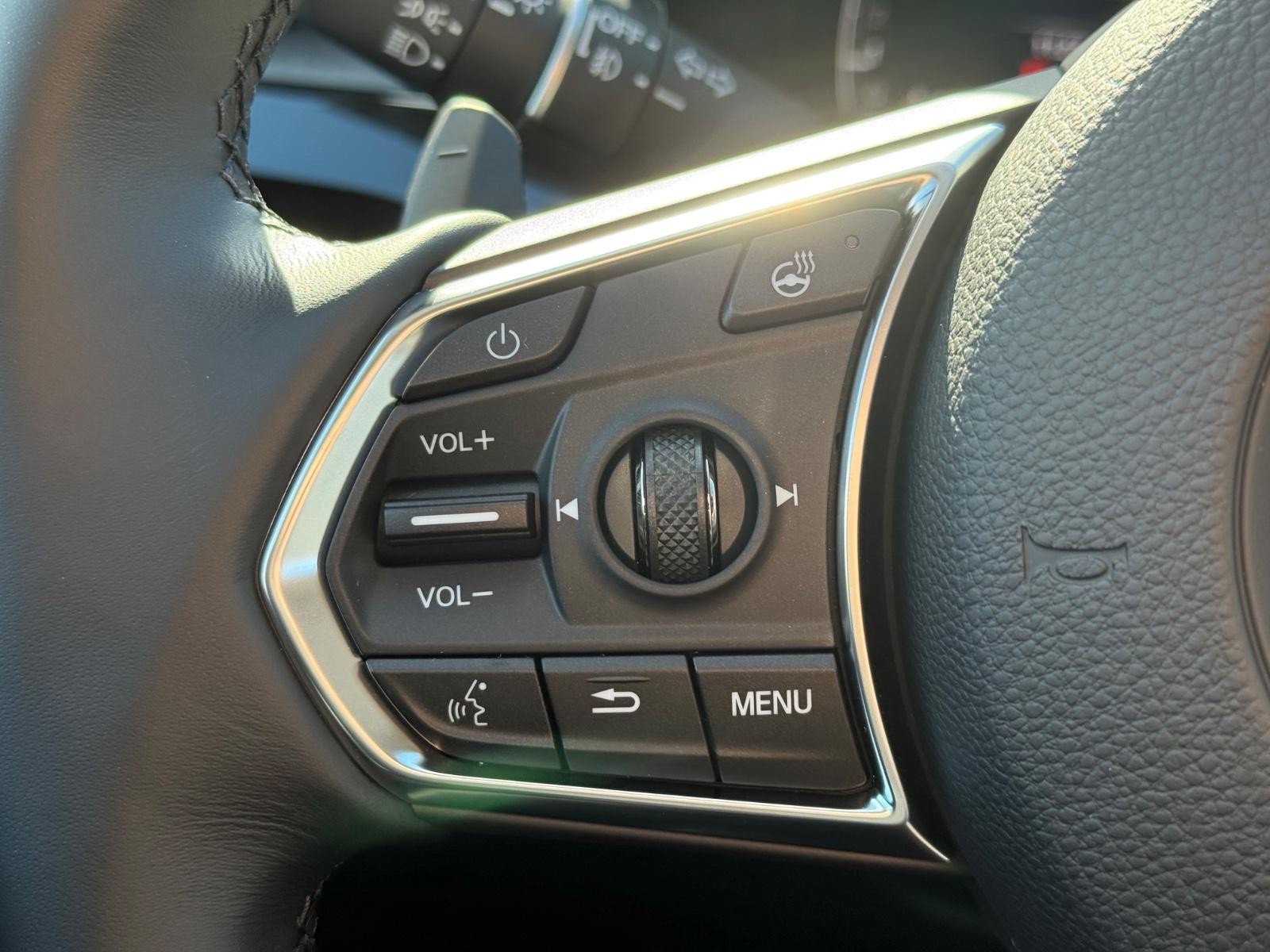 Acura MDX Vehicle Image 12