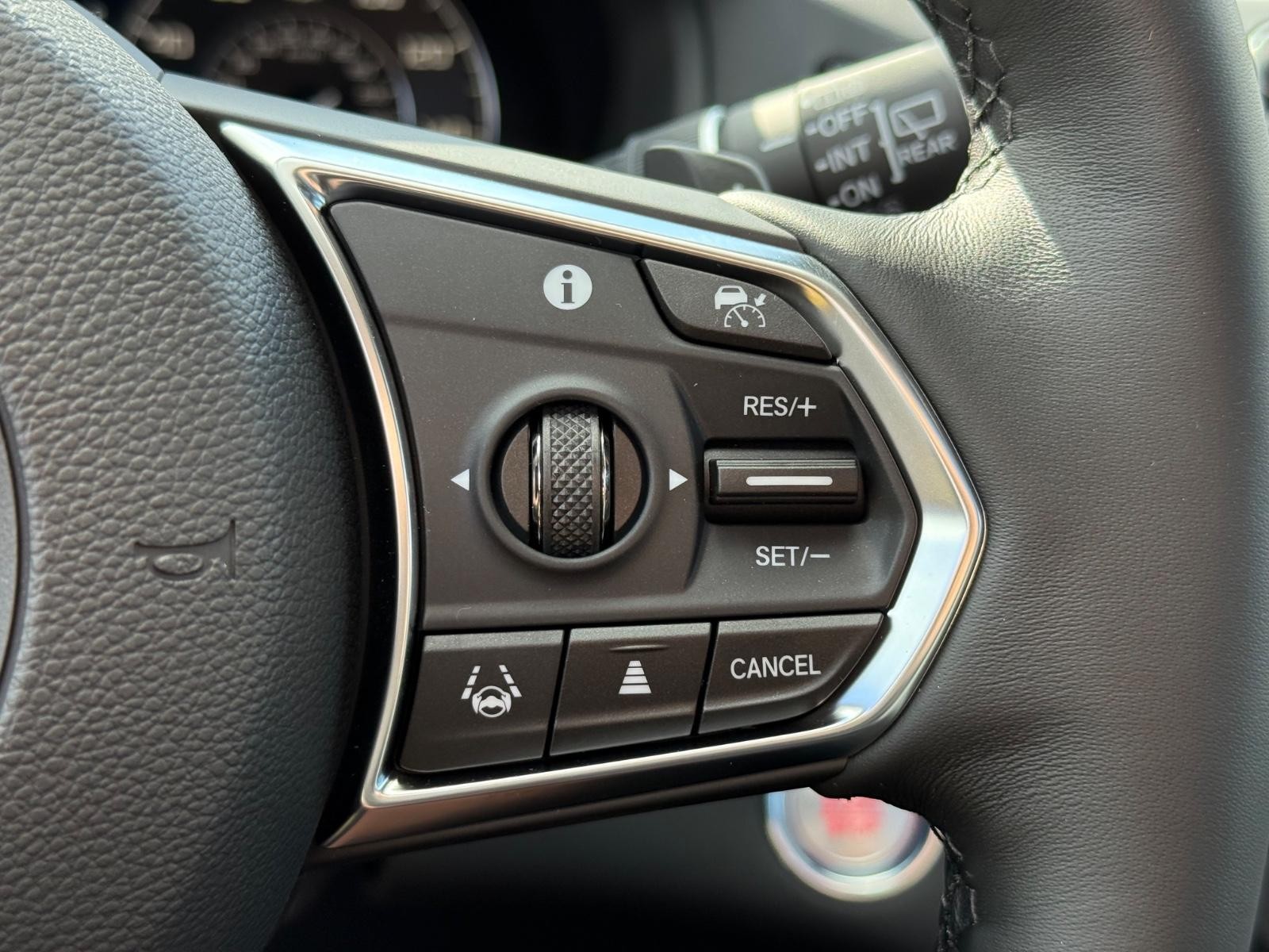 Acura RDX Vehicle Image 12