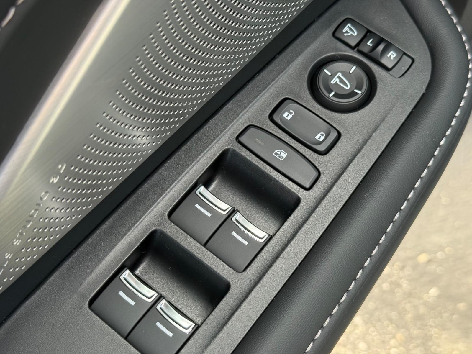 Acura RDX Vehicle Image 15