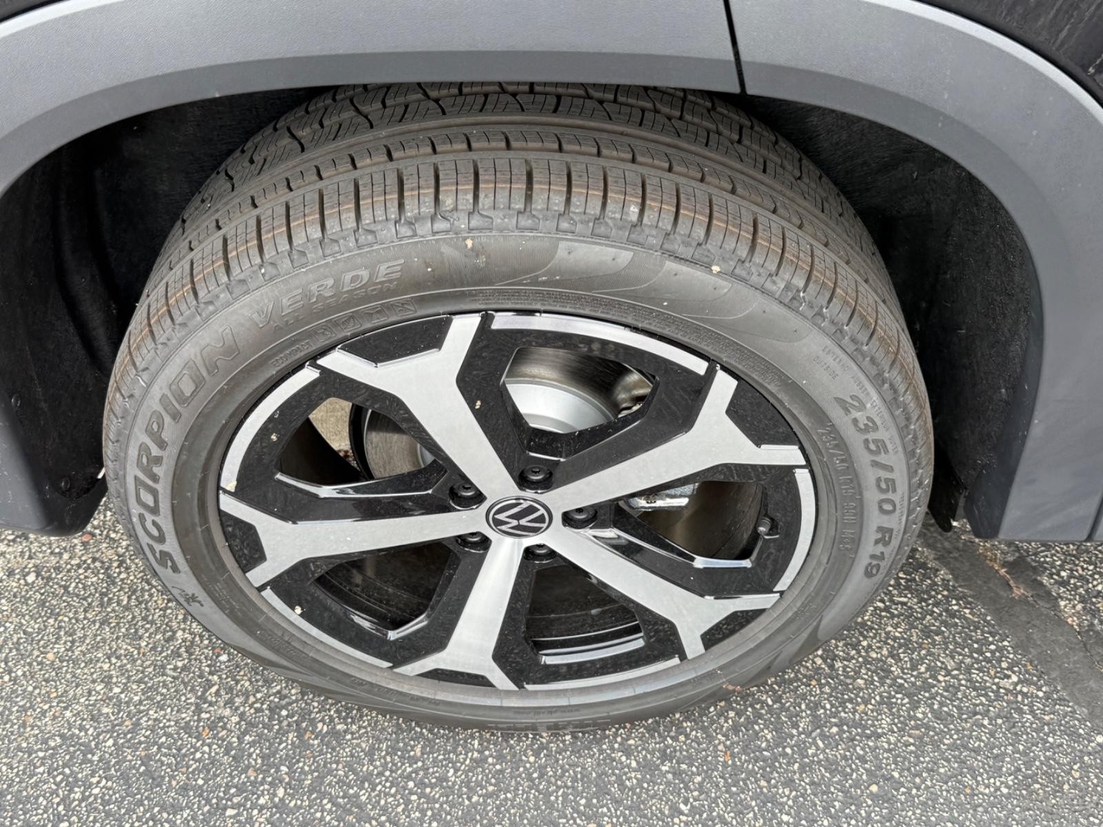 Volkswagen Tiguan Vehicle Image 04