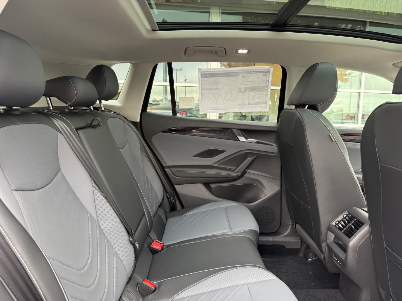 Volkswagen Tiguan Vehicle Image 05