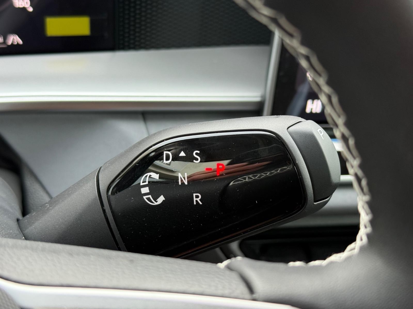 Volkswagen Tiguan Vehicle Image 12