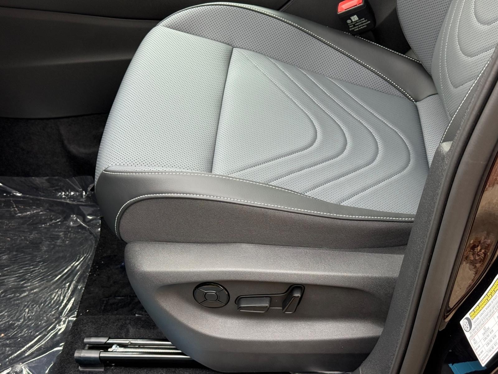 Volkswagen Tiguan Vehicle Image 16