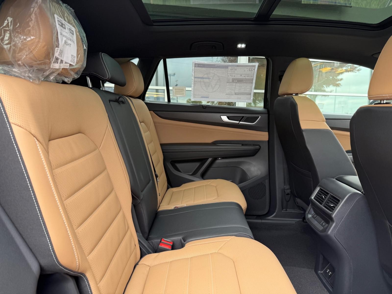 Volkswagen Atlas Cross Sport Vehicle Image 05