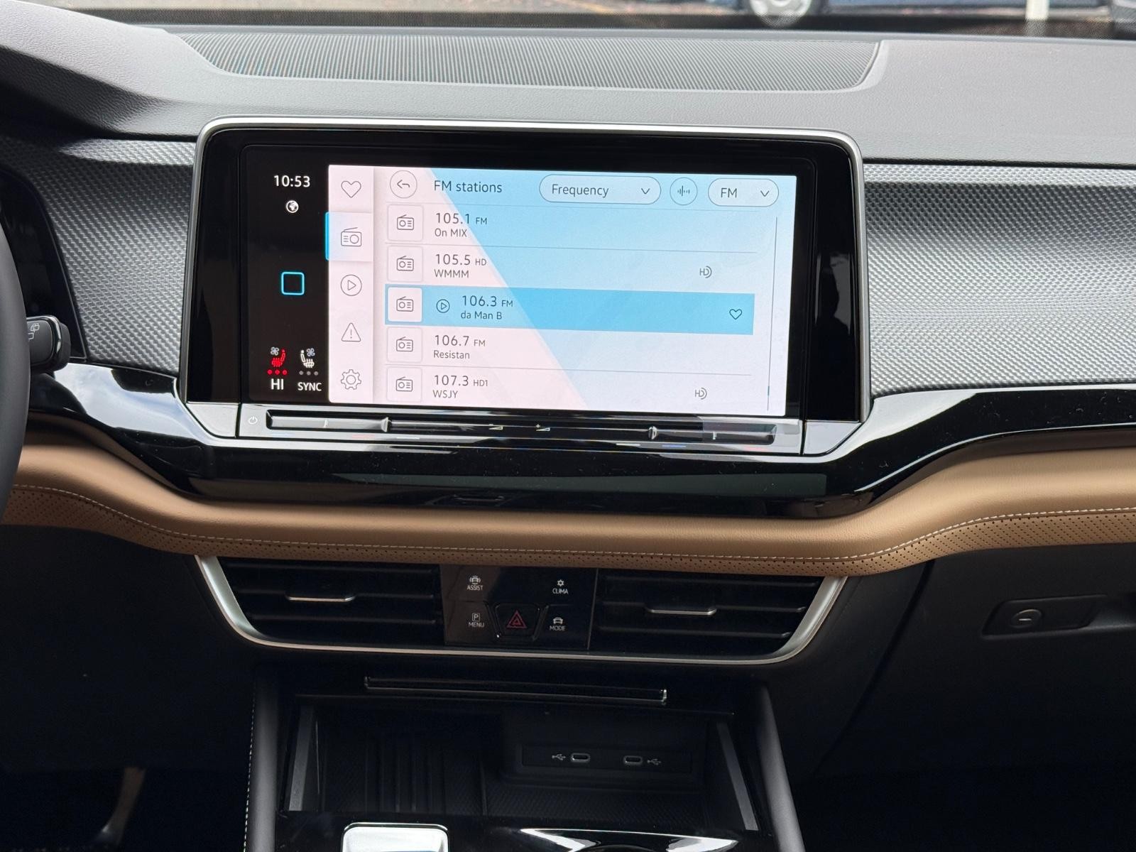 Volkswagen Atlas Cross Sport Vehicle Image 07