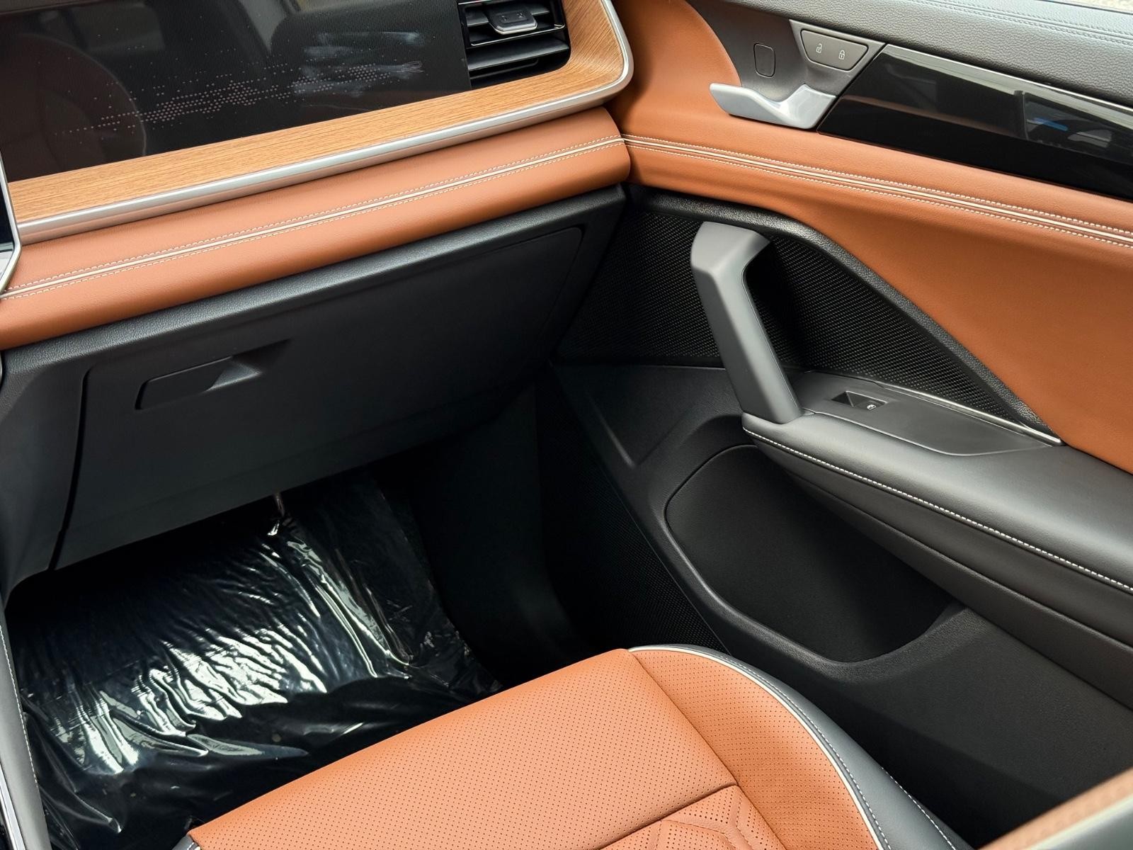 Volkswagen Tiguan Vehicle Image 09