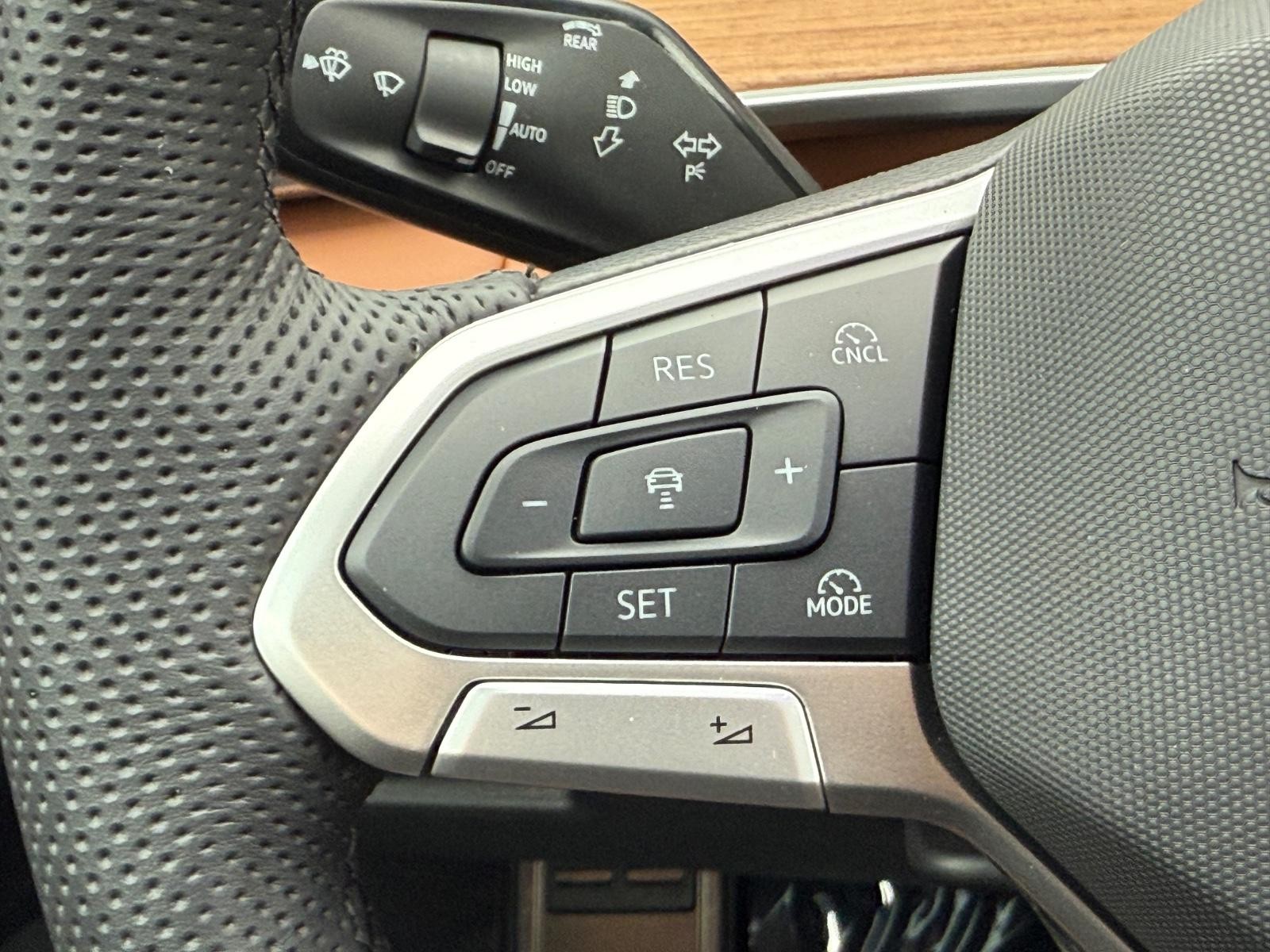 Volkswagen Tiguan Vehicle Image 10