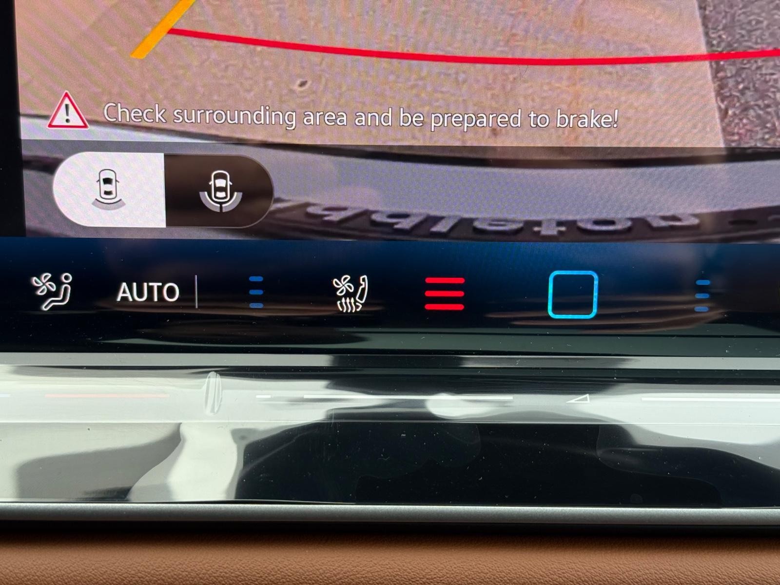 Volkswagen Tiguan Vehicle Image 14