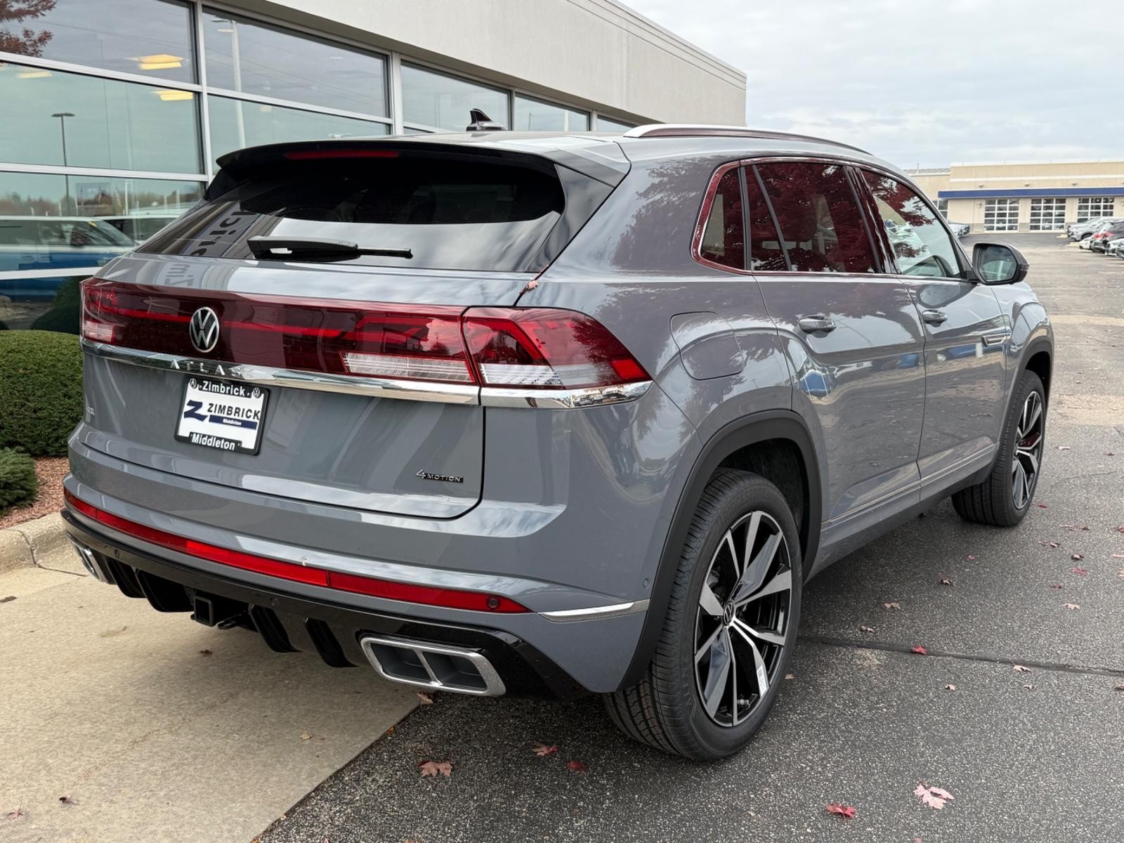 Volkswagen Atlas Cross Sport Vehicle Image 03