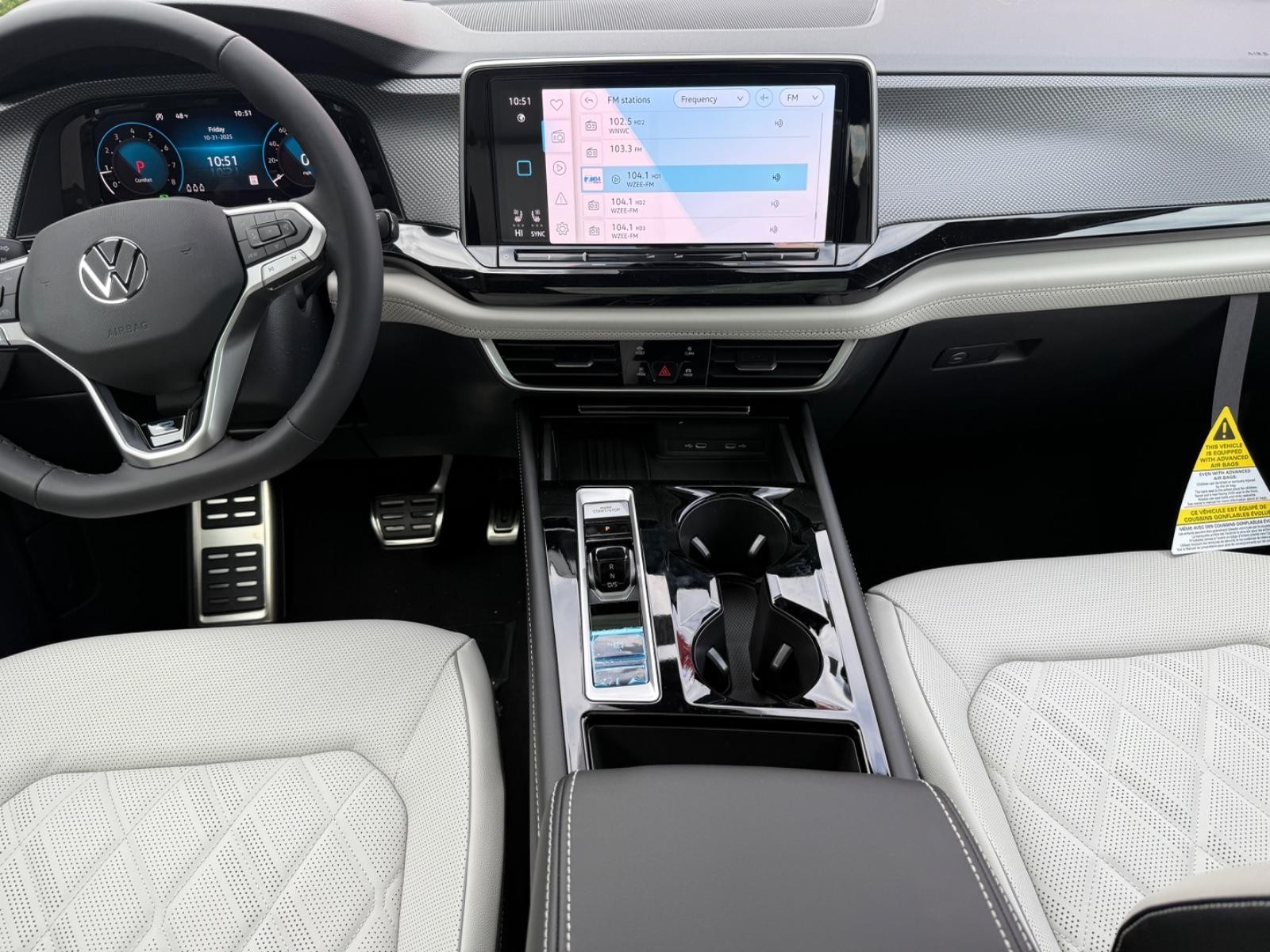 Volkswagen Atlas Cross Sport Vehicle Image 06