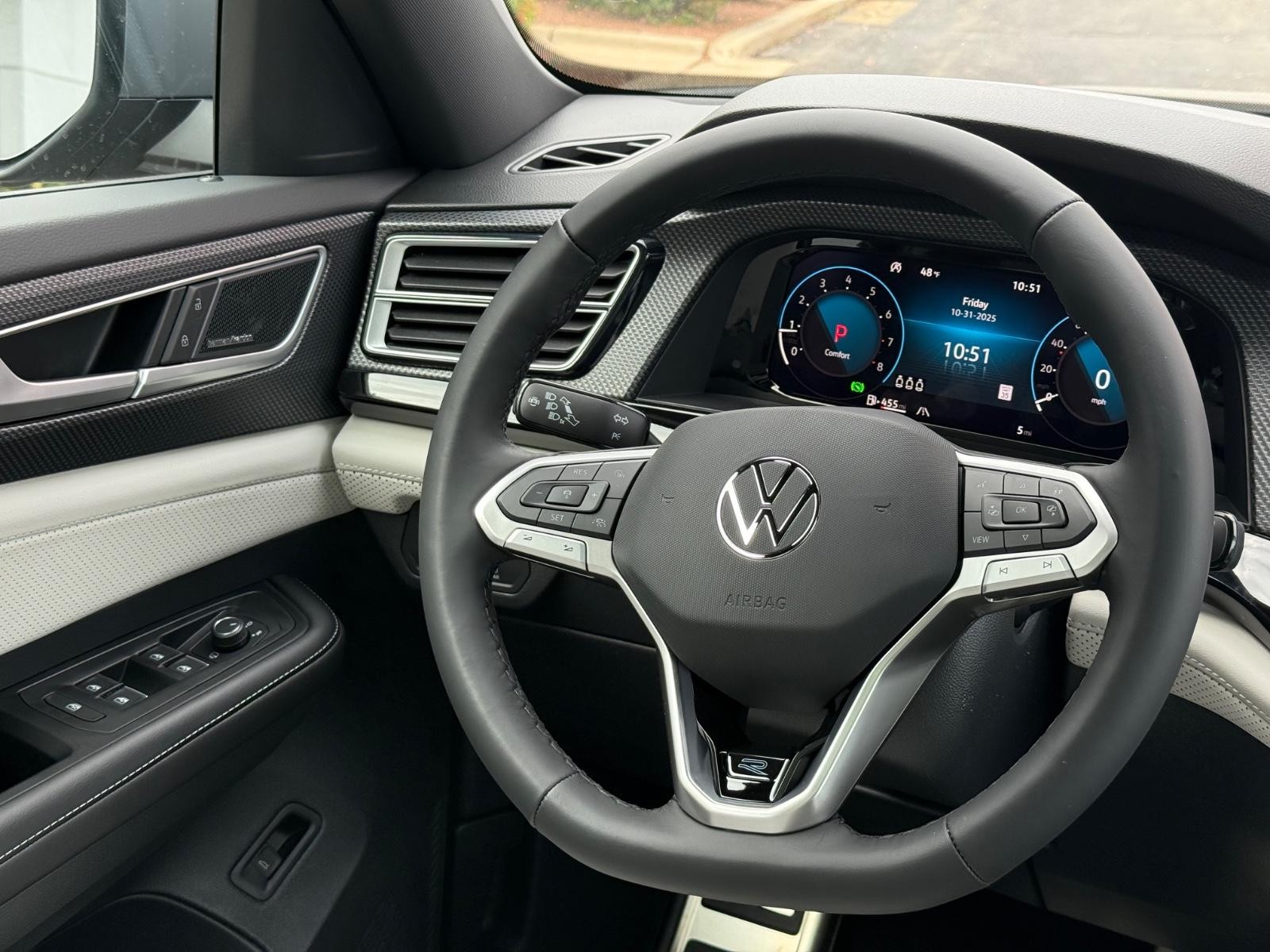 Volkswagen Atlas Cross Sport Vehicle Image 09