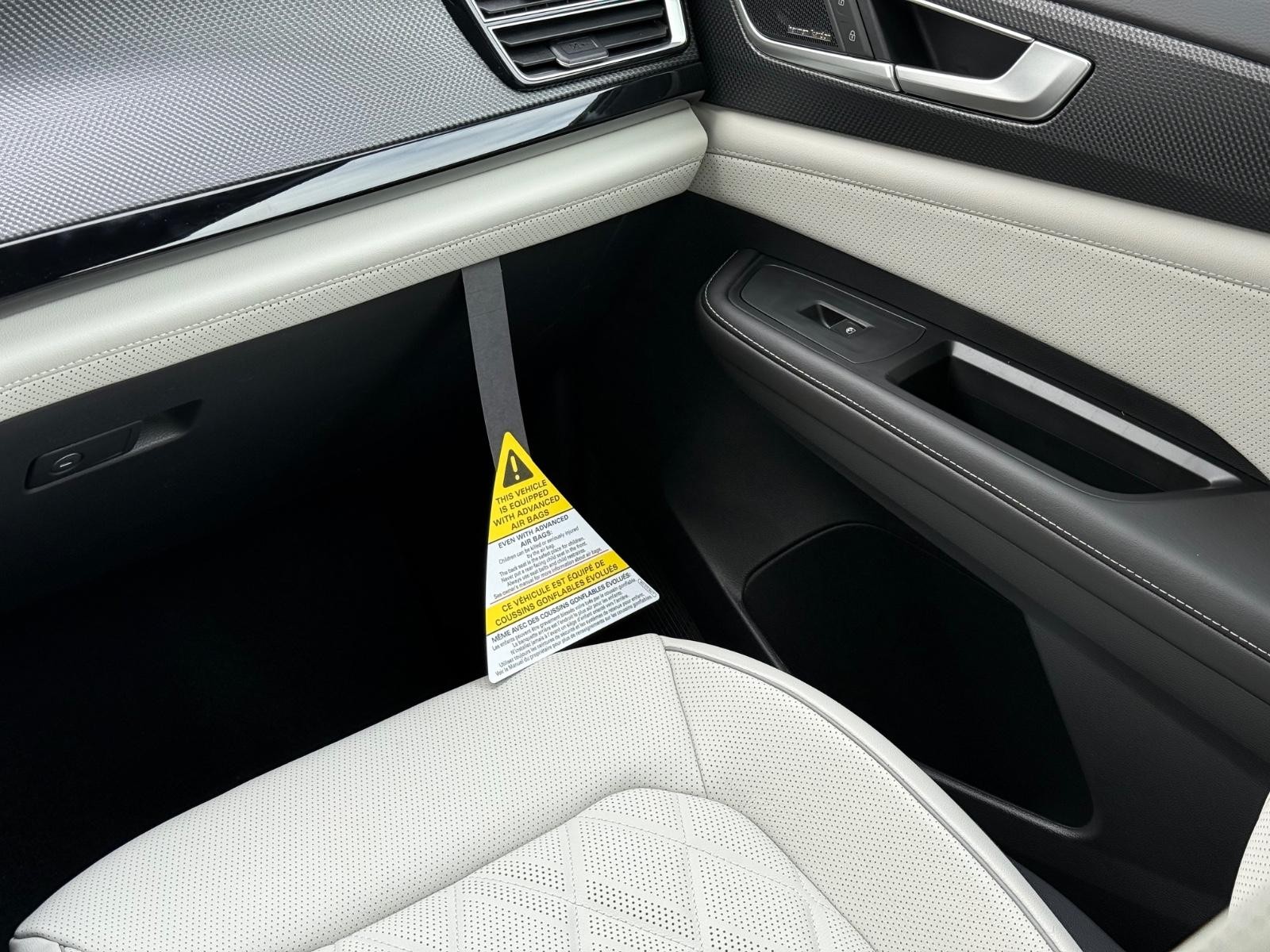 Volkswagen Atlas Cross Sport Vehicle Image 10